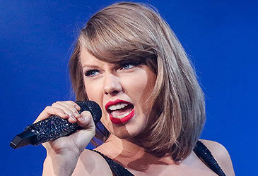 Taylor Swift in Shanghai on 1989 World Tour, 2015 (Getty)