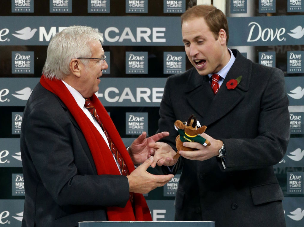 The Duke of Cambridge chats with Syd Millar at the Millennium Stadium.
