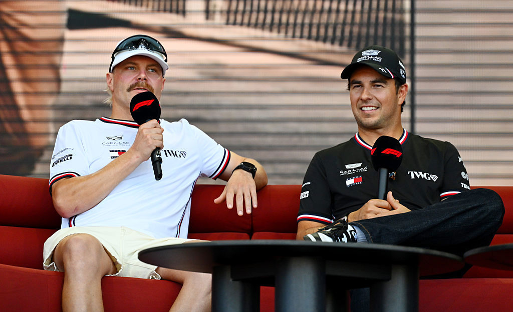 Se entrevistan a Valtteri Bottas y Sergio Pérez del equipo Cadillac F1.