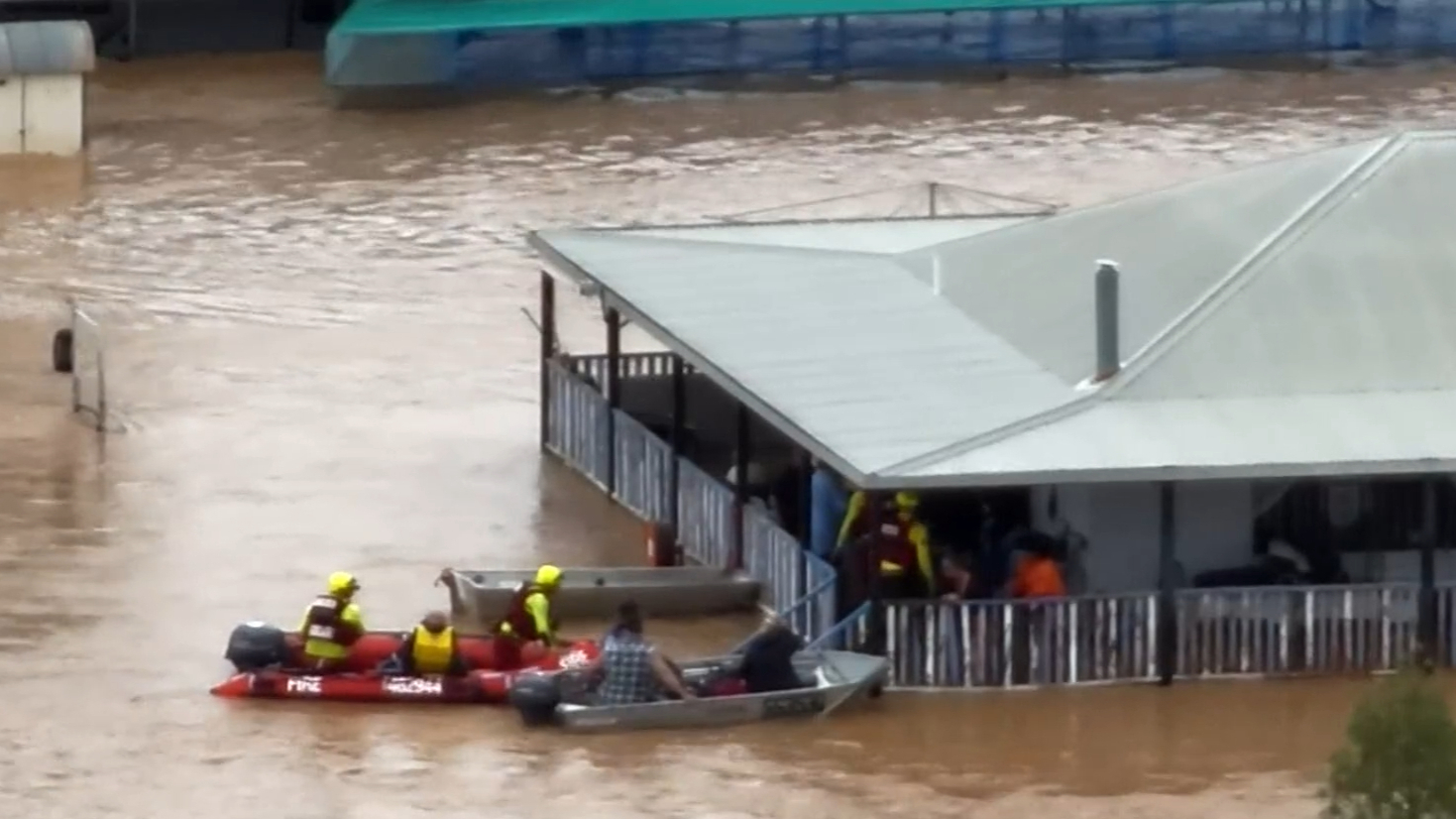 More than 100 homes inundated in Queensland flood emergency