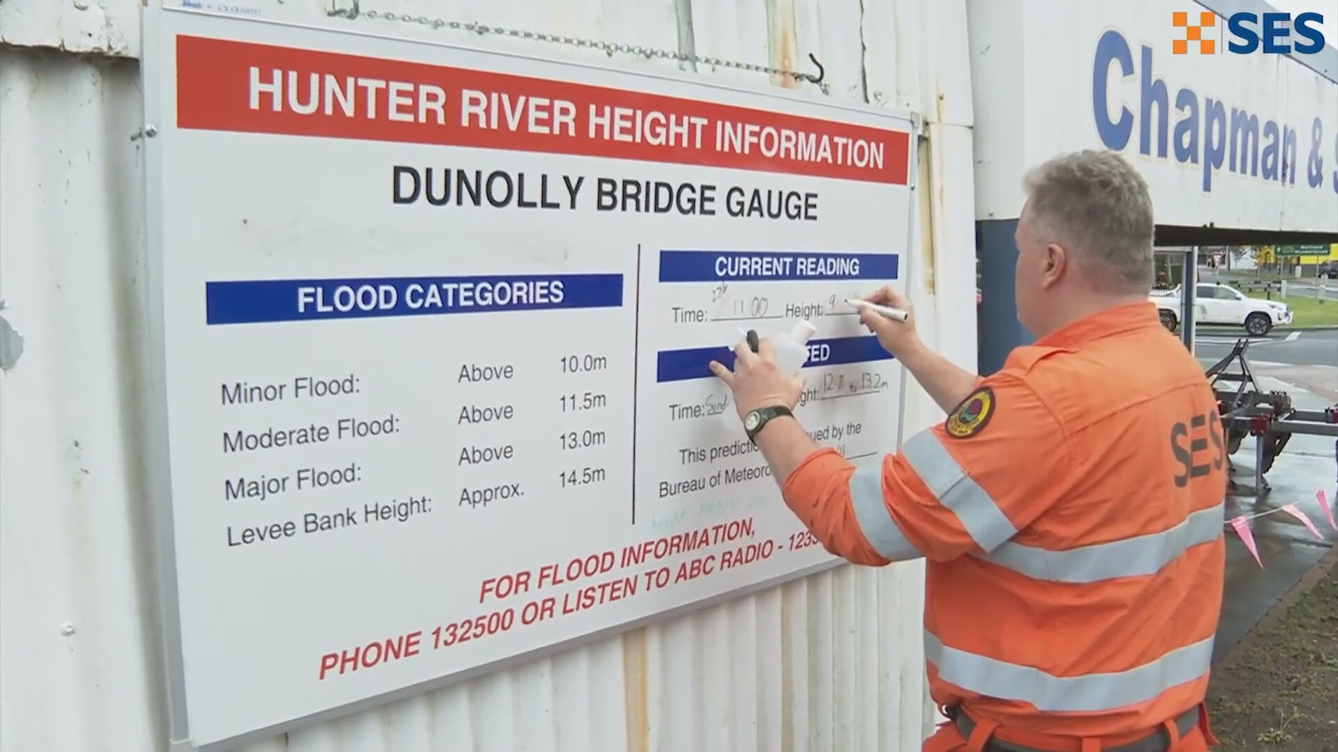 A State Emergency Service member at the Dunolly Bridge Gauge this morning.