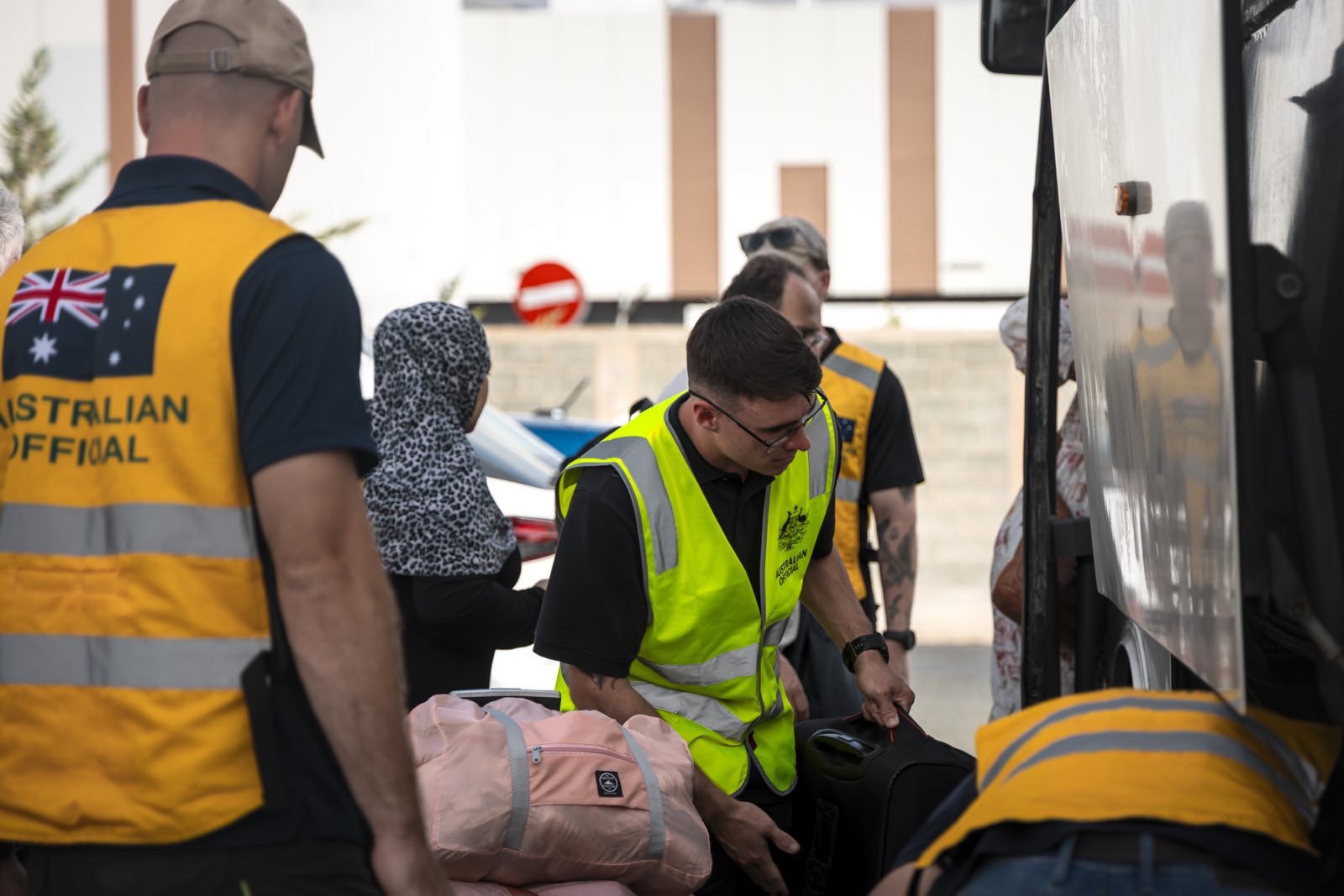 Australia's final government-assisted flight from Lebanon touched down in Sydney last night, as people fleeing the unstable region reunited with their loved ones. ﻿