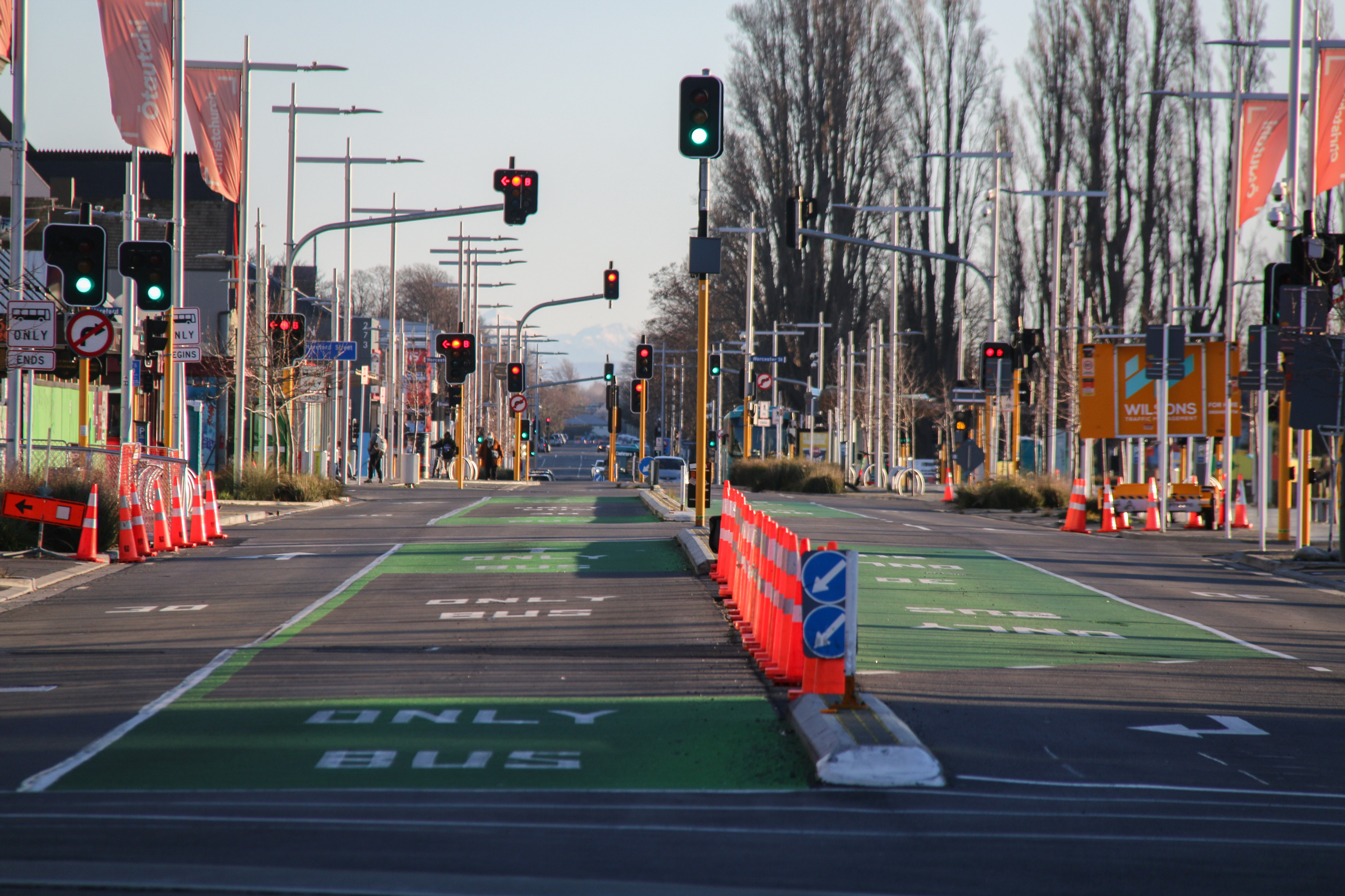 CHRISTCHURCH, NEW ZEALAND - 2021/08/21: Manchester Street in central Christchurch is pictured deserted during the lockdown. New Zealands outbreak of the Delta variant has so far seen 28 confirmed cases in Auckland, and three in Wellington. Prime Minister Jacinda Ardern yesterday placed areas outside Auckland and Coromandel into a further lockdown until 11.59 pm on Tuesday. Deputy Prime Minister Grant Robertson said this morning, things will get worse before they get better, and that there will b