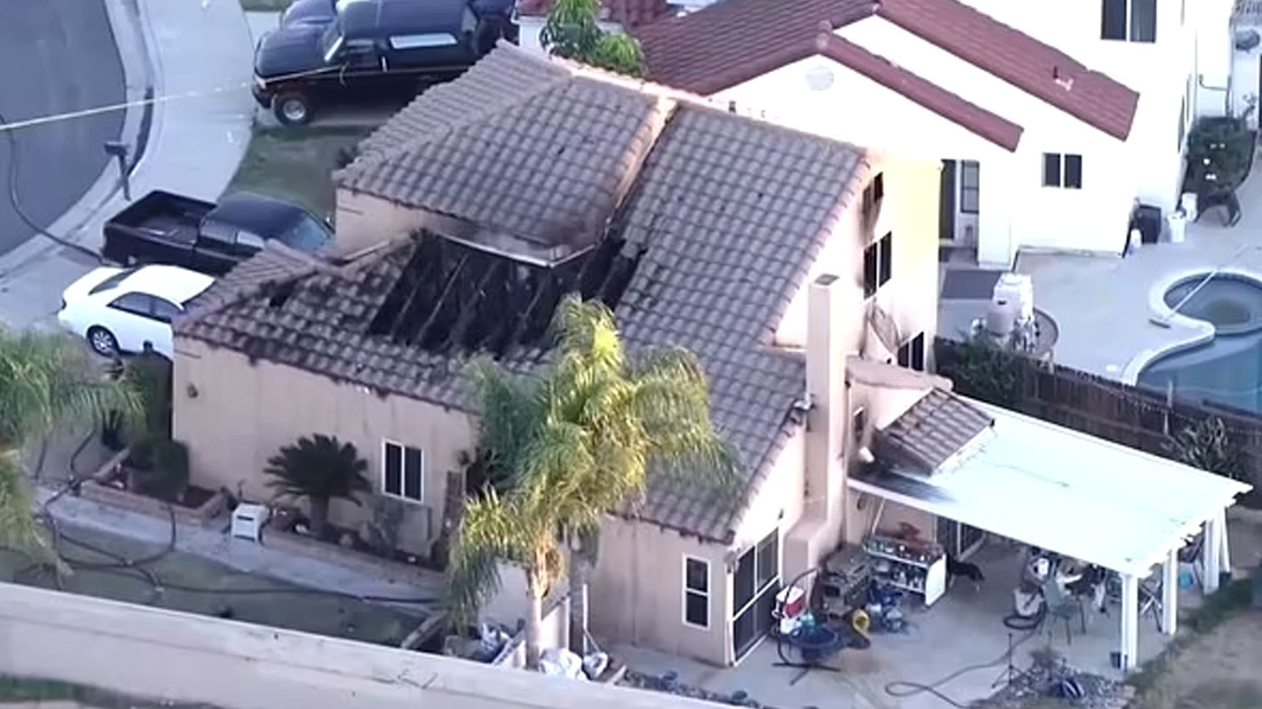 La casa quemada en Riverside, California