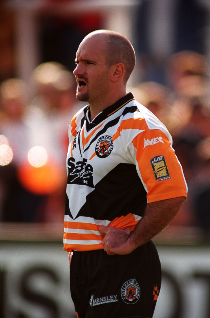 Adrian Vowles in action for the Castleford Tigers.