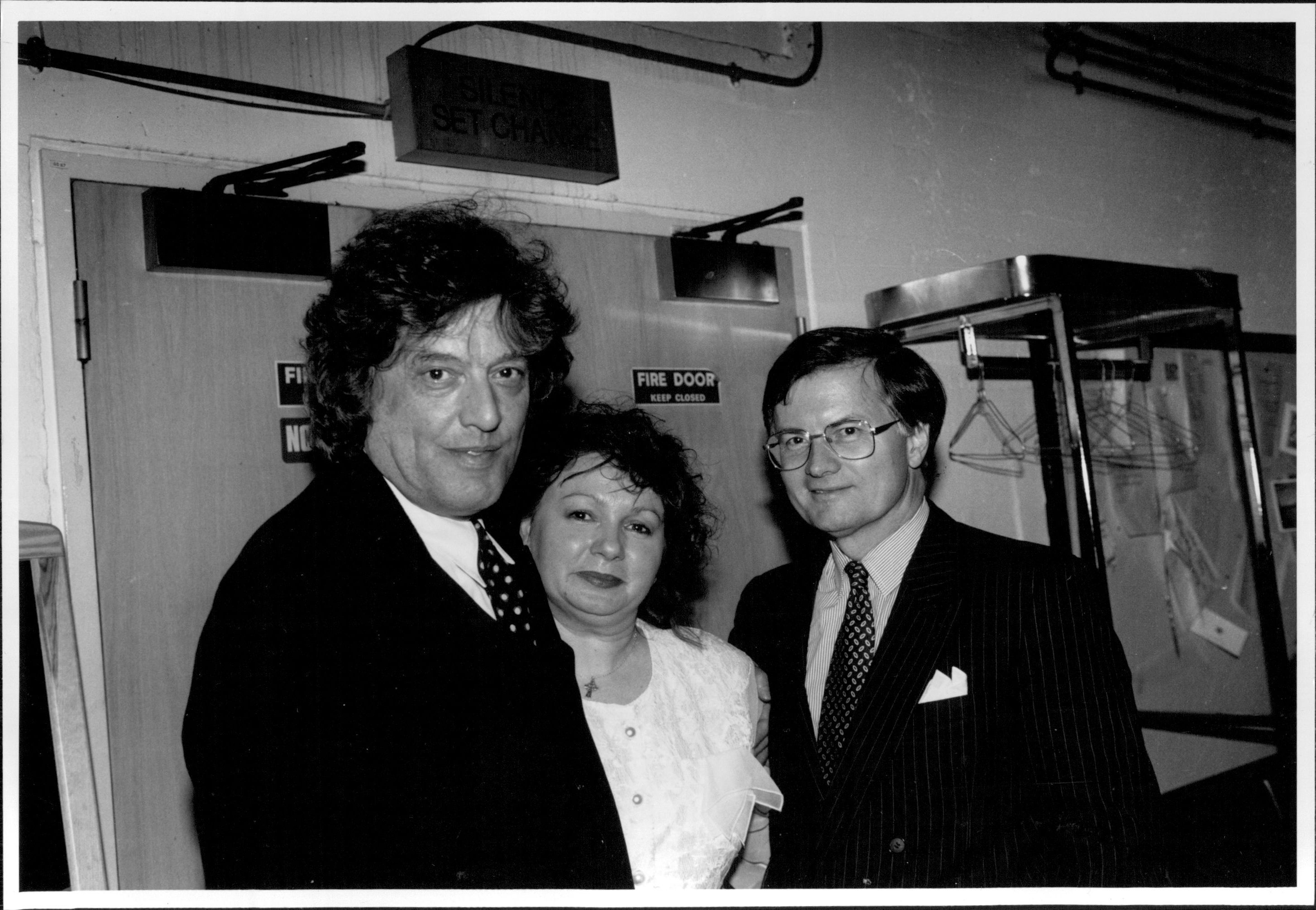 Opening night at the Drama Theatre Sydney Opera House ... - Tom Stoppard Playwrite of "Arcadia" with the Director Gale Edwards and the Minister for the Arts Peter Collins Blackstage. Left: Tom Stoppard, writer of Arcadia, with his Director, Gale Edwards and NSW Arts Minister Peter Collins. June 30, 1994. (Photo by Andrew Meares/Fairfax Media).