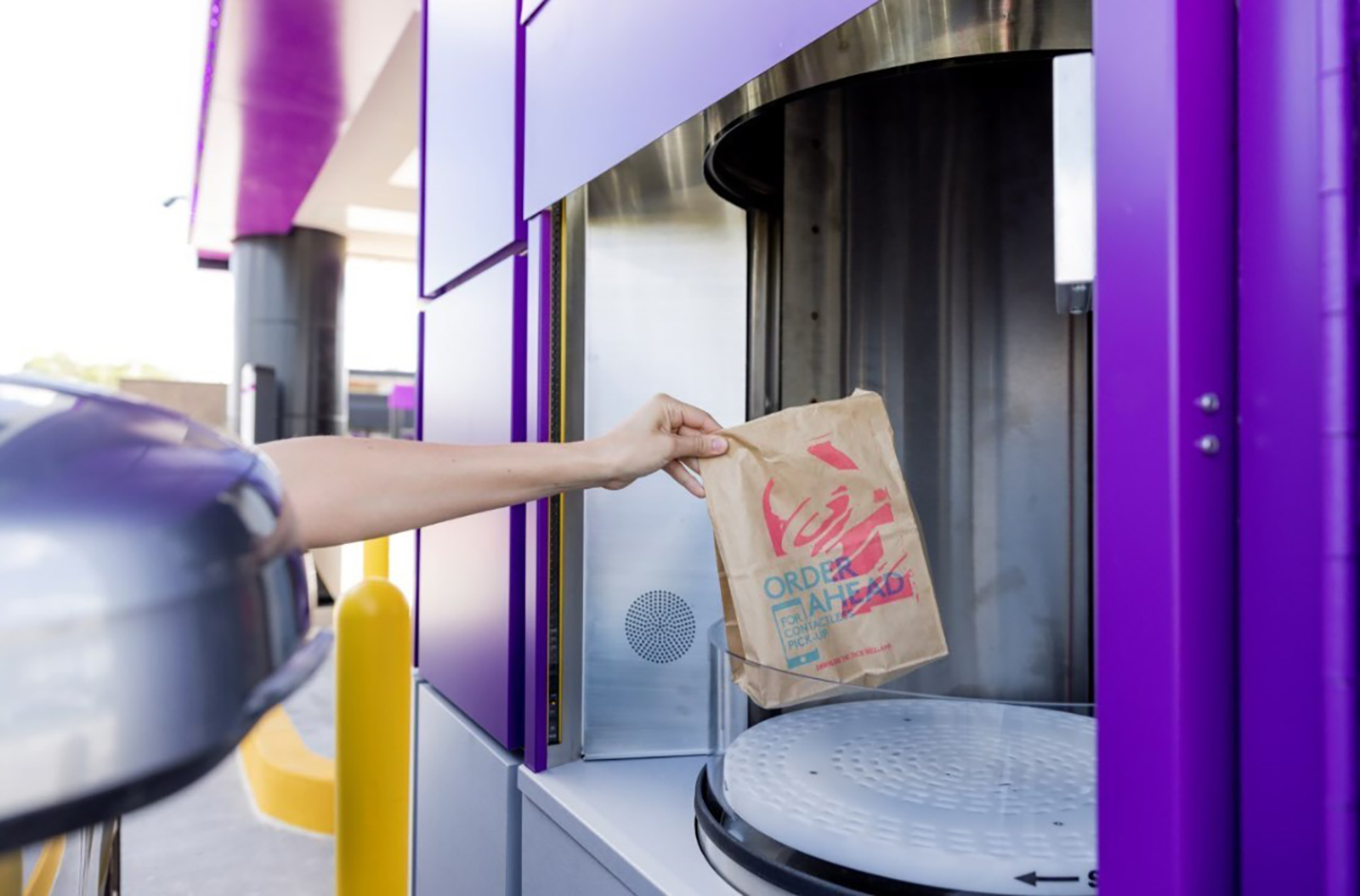 The first of its kind two-story model delivers innovative technology and design, like a proprietary vertical lift to transport iconic craveable Taco Bell menu items straight from the kitchen to fans. Minneapolis-based Vertical Works Inc. merged innovation, design and manufacturing to concept and build much of what fans can expect from Defy, and in doing so reinvented the drive thru experience. Vertical Works is powered by WORKSHOP and PD Instore.