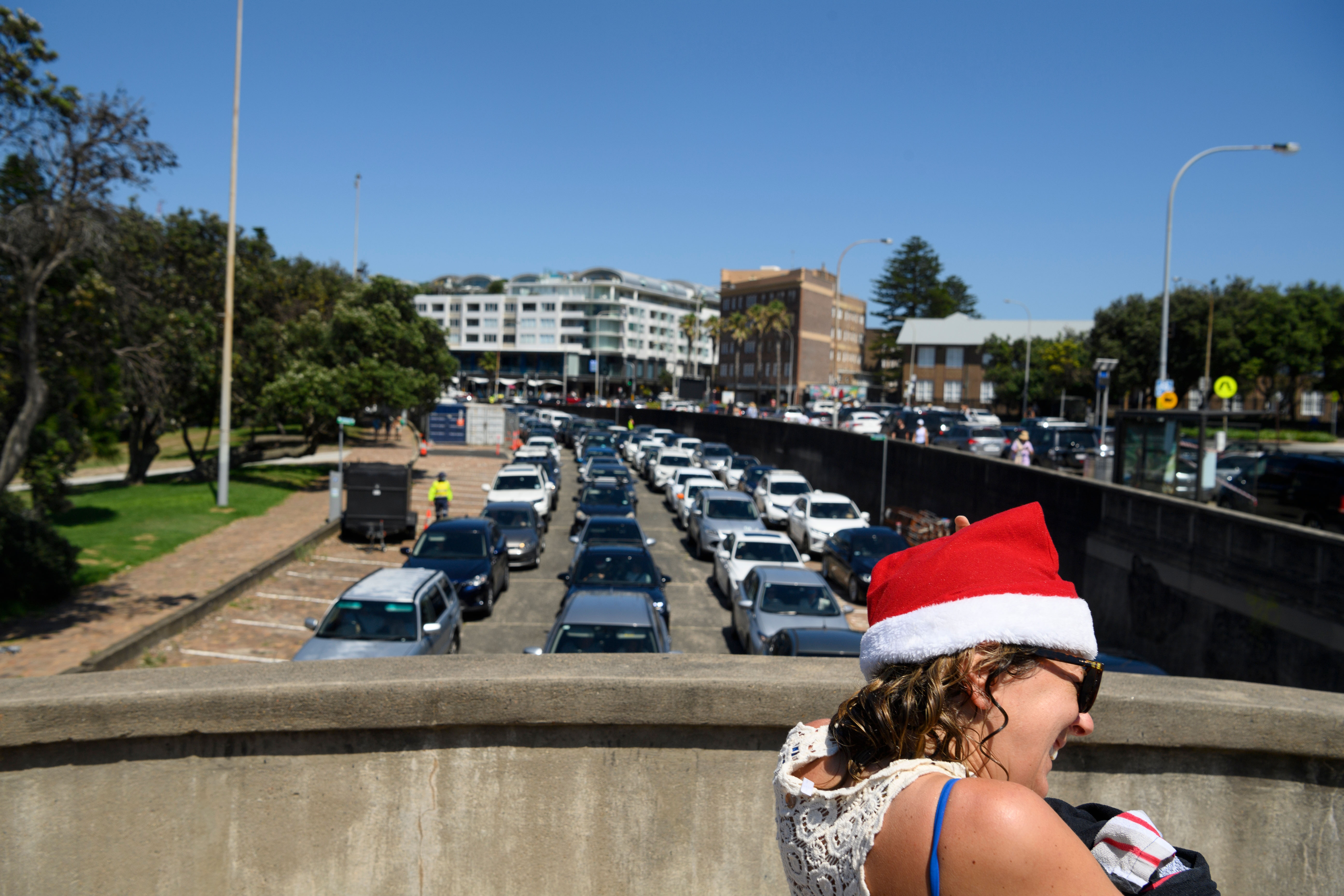 Large lines at Bondi's COVID-19 testing clinic on Christmas Day