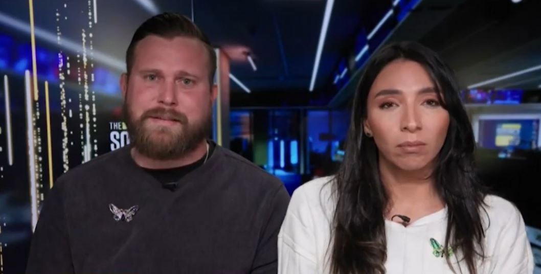 Sky Roberts, Amanda Roberts 