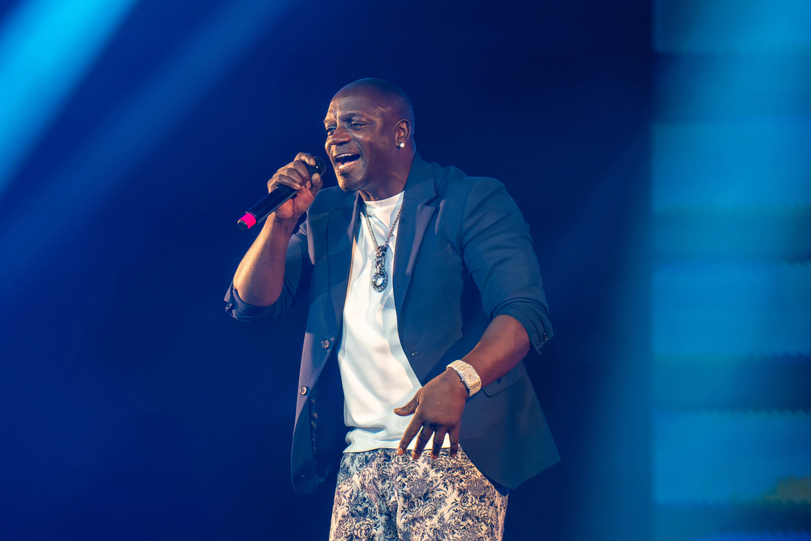 Aliaune Damala Bouga Time Puru Nacka Lu Lu Lu Badara Akon Thiam, known as Akon performs live at Soho garden as Luxury Real Estate Developer Leos launches its Leos Royal project. 