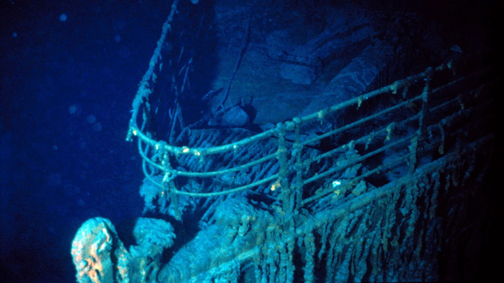 La proa del Titanic, fotografiada durante una de las primeras inmersiones en el barco en 1986.
