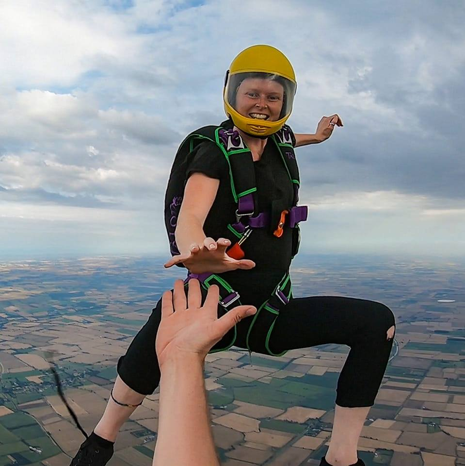 Mel Porter, a champion skydiver, has died in Texas.