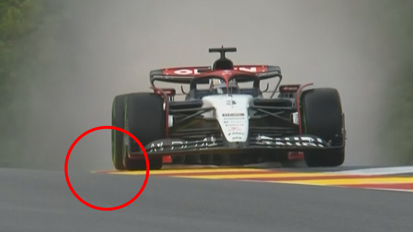 Daniel Ricciardo ran slightly off track and had his lap time deleted, relegating him to the back row for Sunday's Belgian Grand Prix.