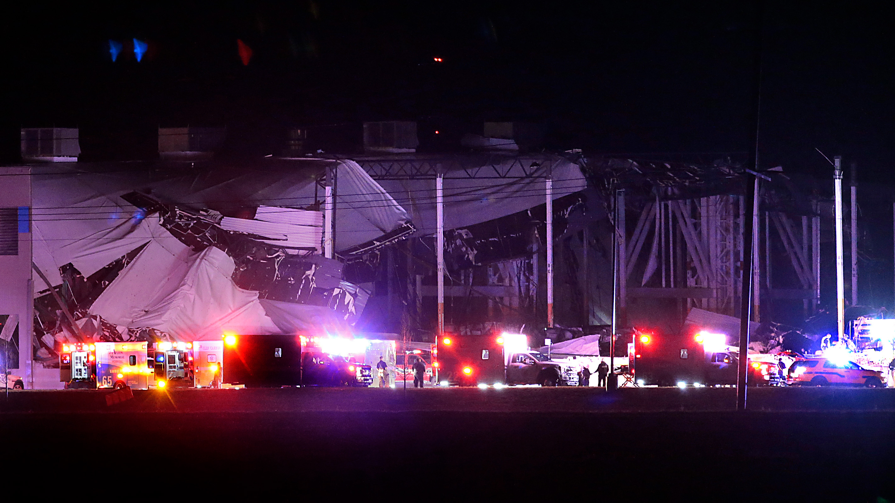 Collapsed Amazon distribution centre in Illinois