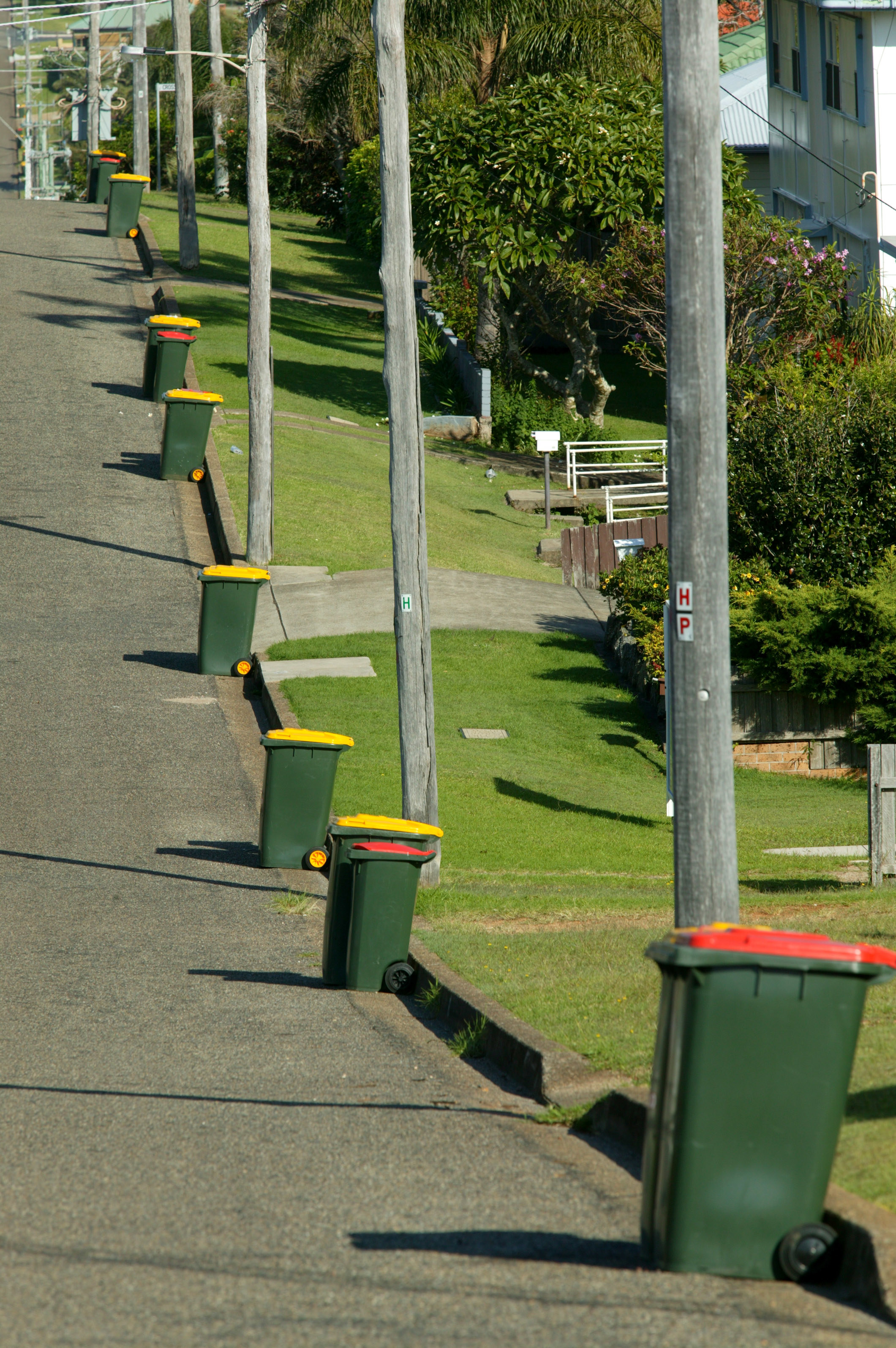 Melbourne community divided over council's new bin rules
