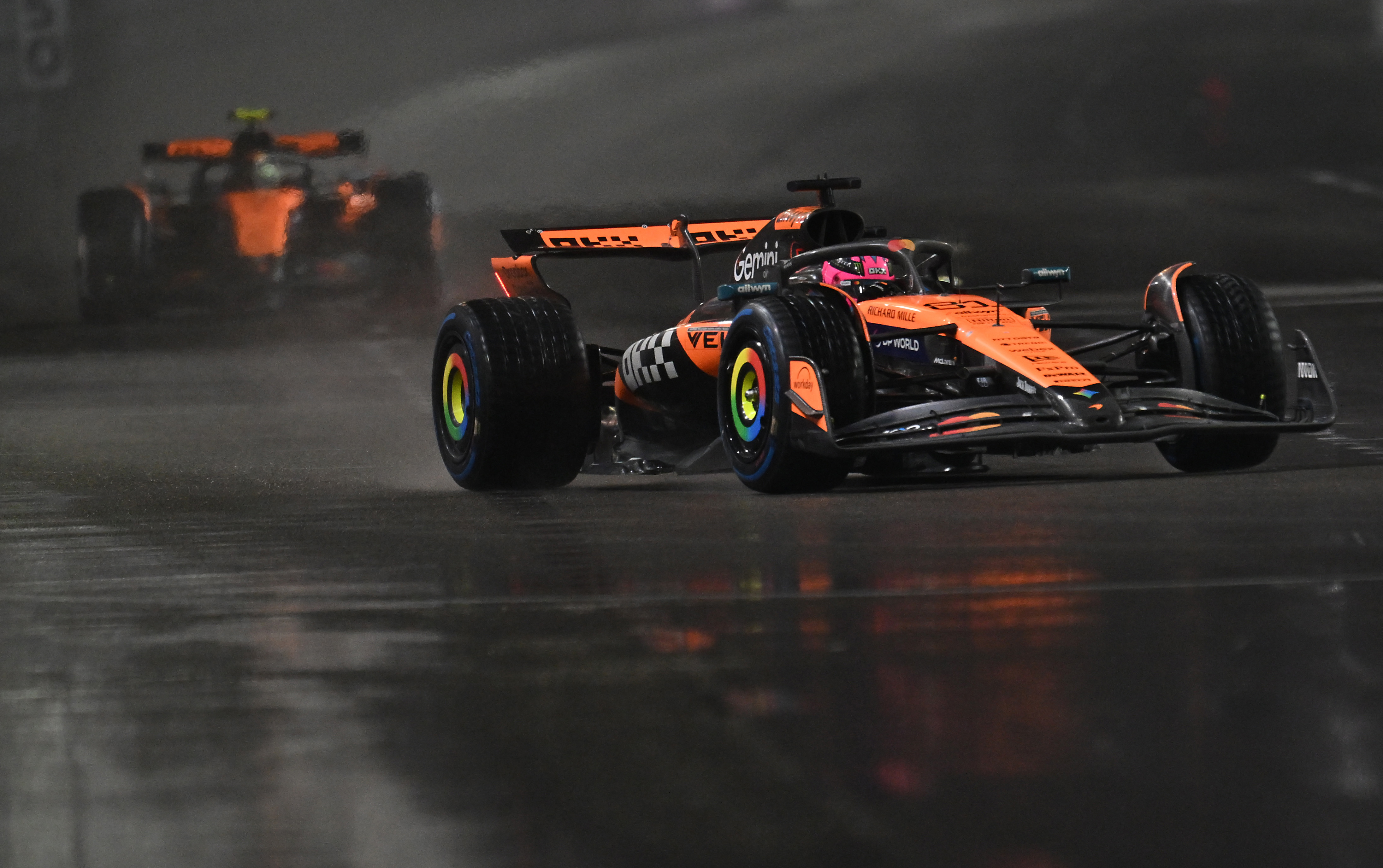 Oscar Piastri and Lando Norris go head-to-head in qualifying for the Las Vegas Grand Prix. 