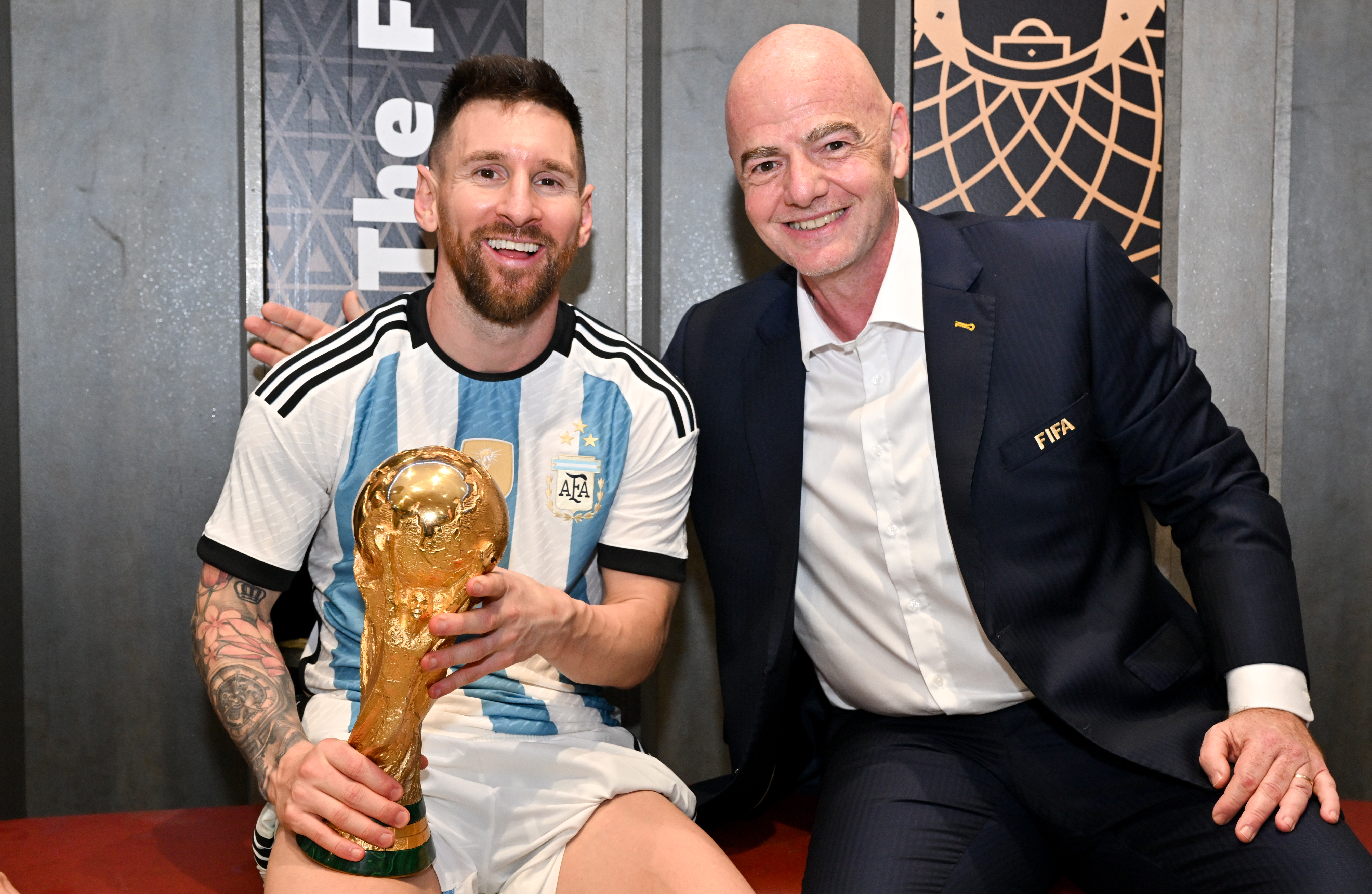 Photos de la robe de Lionel Messi lors de la présentation du trophée argentin