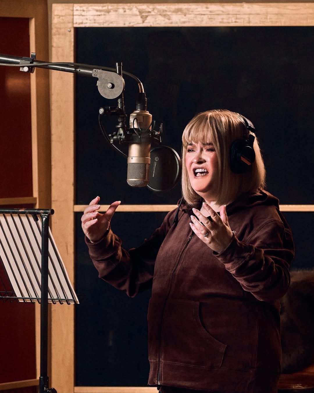 Susan Boyle returns with new look, 10 years after last album