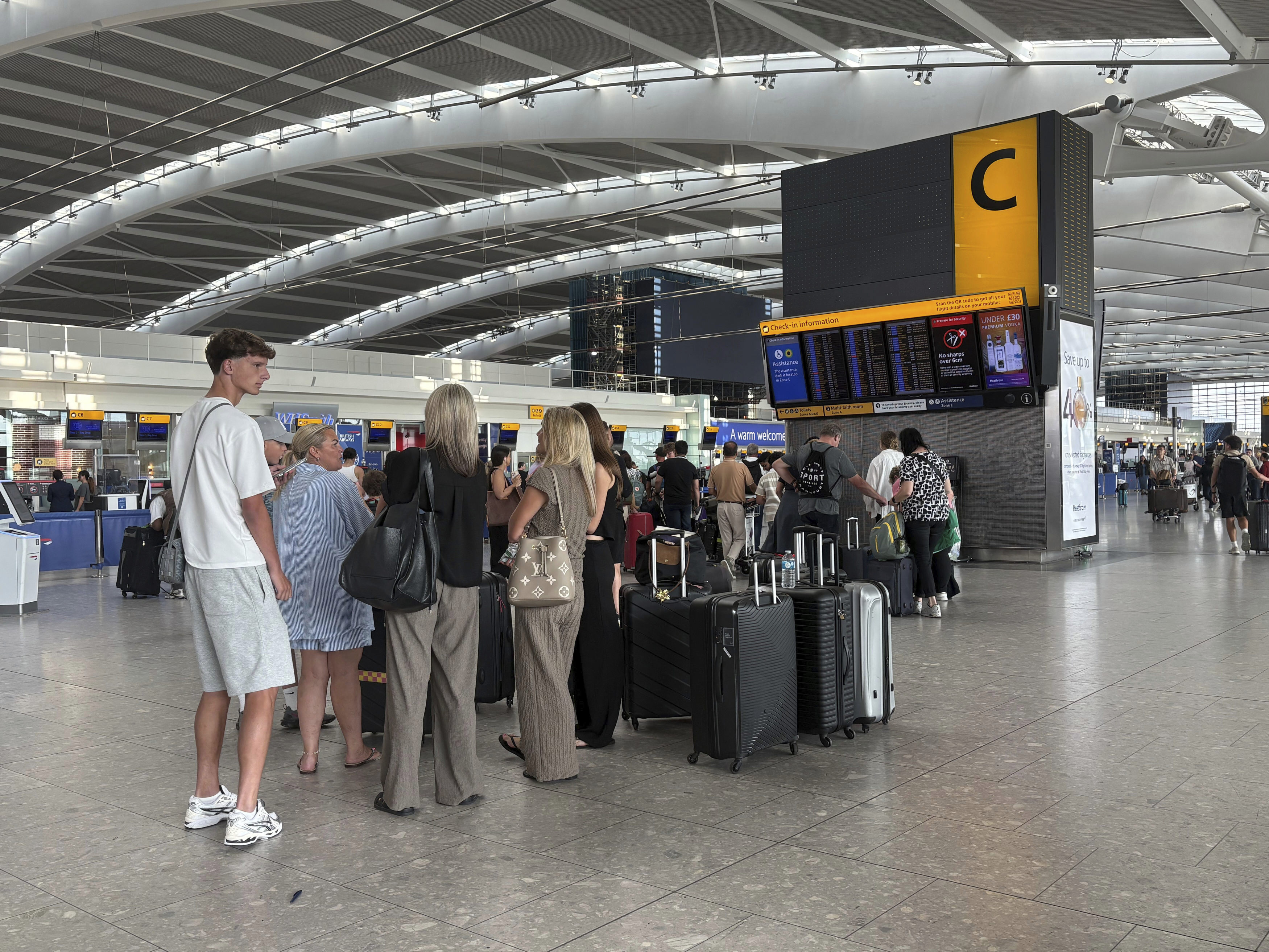 UK air traffic chiefs say 'technical issue' briefly caused flight delays