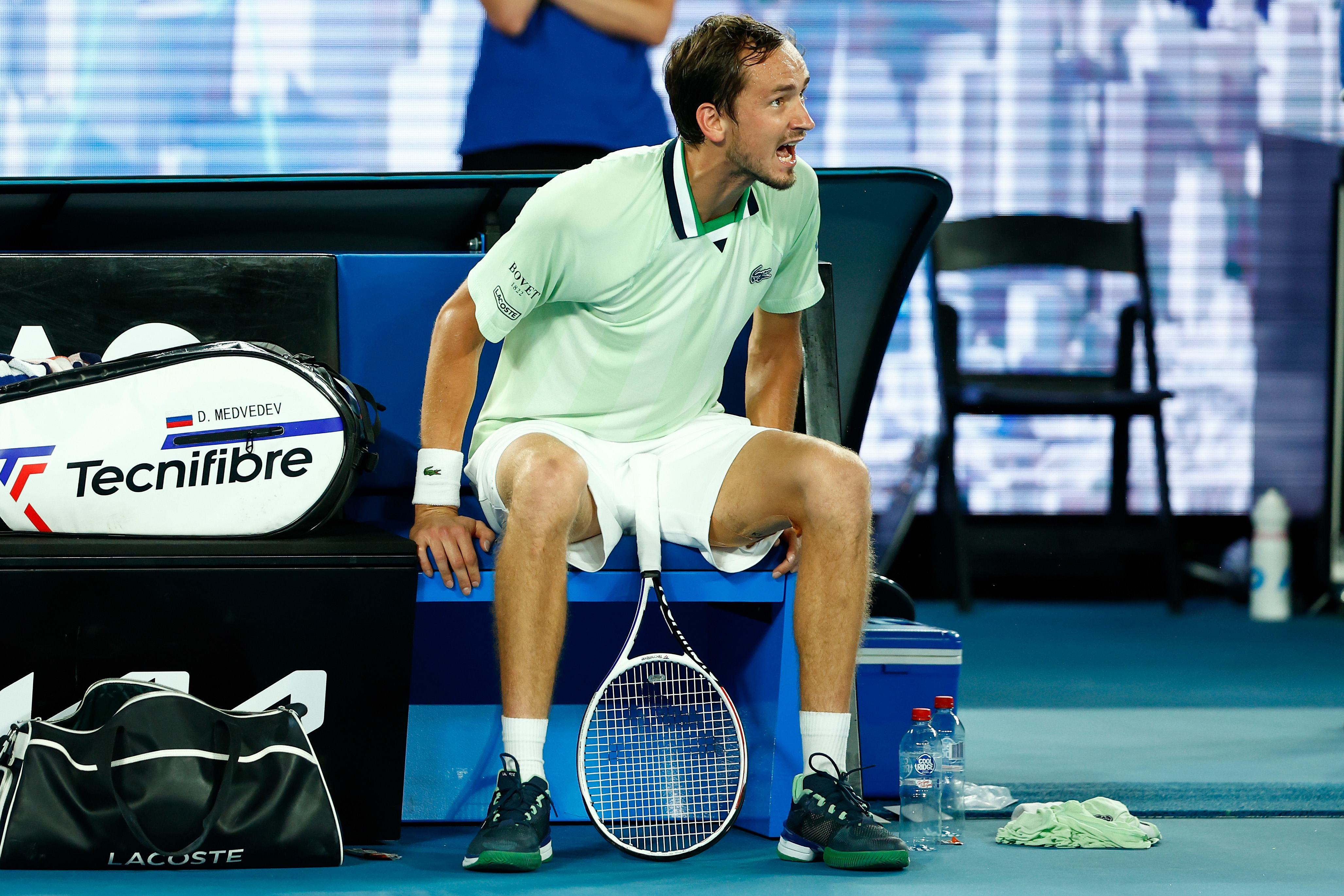 Australian Open 2022 Daniil Medvedev blows up at chair umpire, defeats Stefanos Tsitsipas, coaching drama, violation