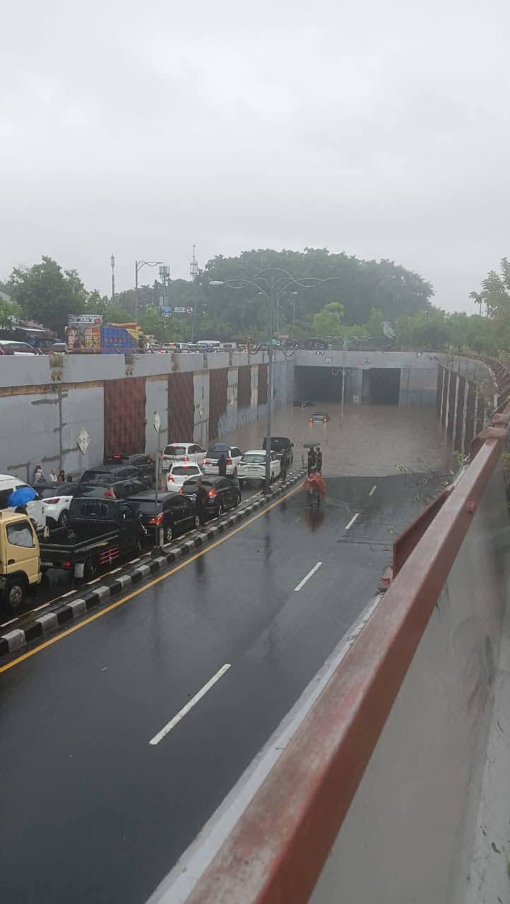 Flooding in Denpasar, Indonesia - photos shared on Facebook from Bali Airport Shuttles