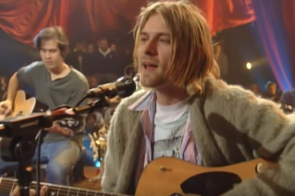 Kurt cobain 2025 yellow sweater