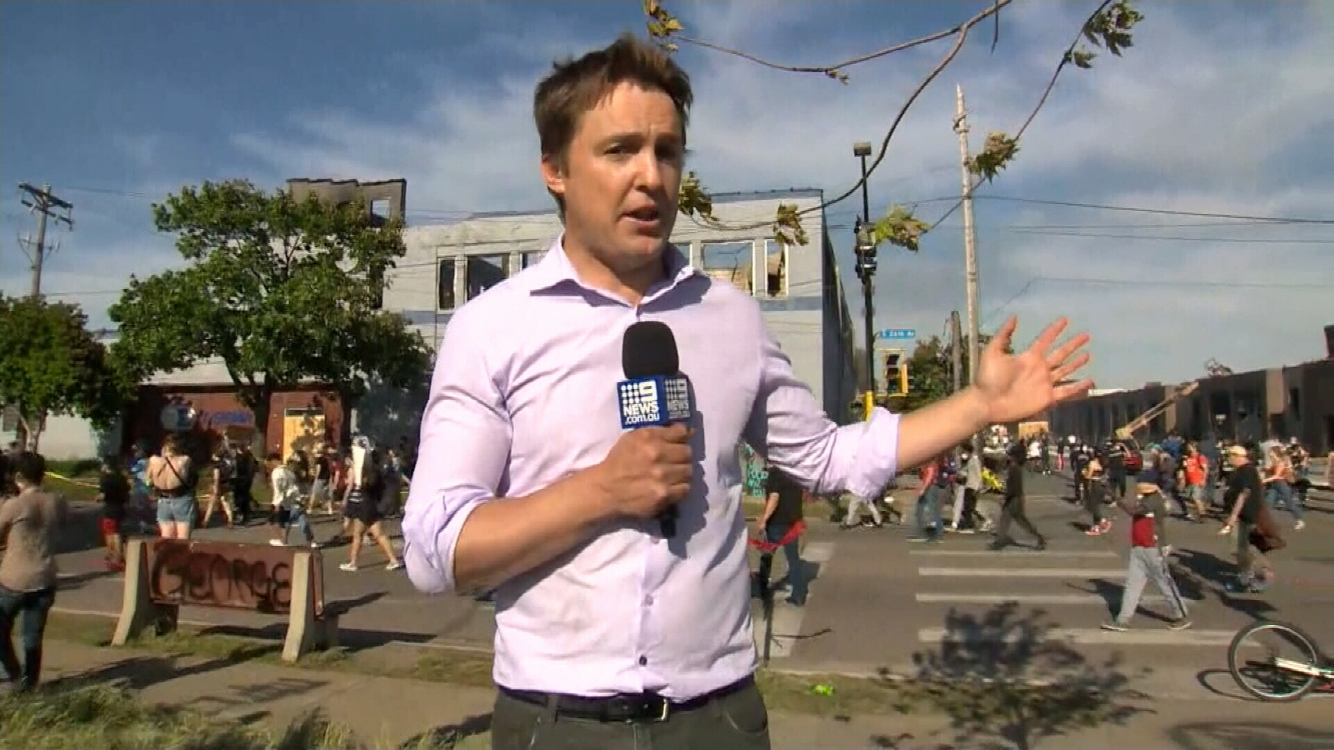 9News reporter Tim Arvier in Minneapolis at violent clashes erupted between protesters and police.