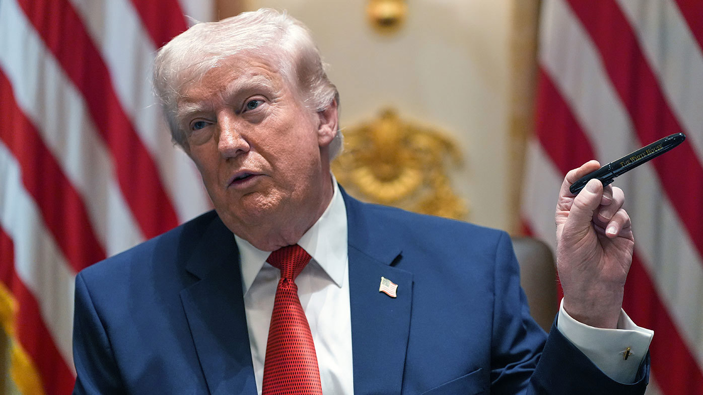 Donald Trump to put his name on all US paper money