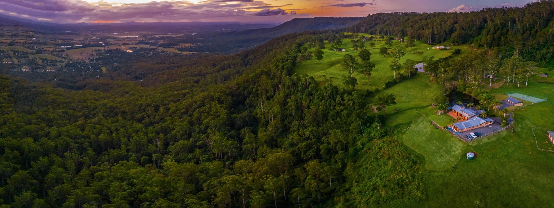 Cedar Lodge Retreat - Mt Tamborine qld grand country estate for sale