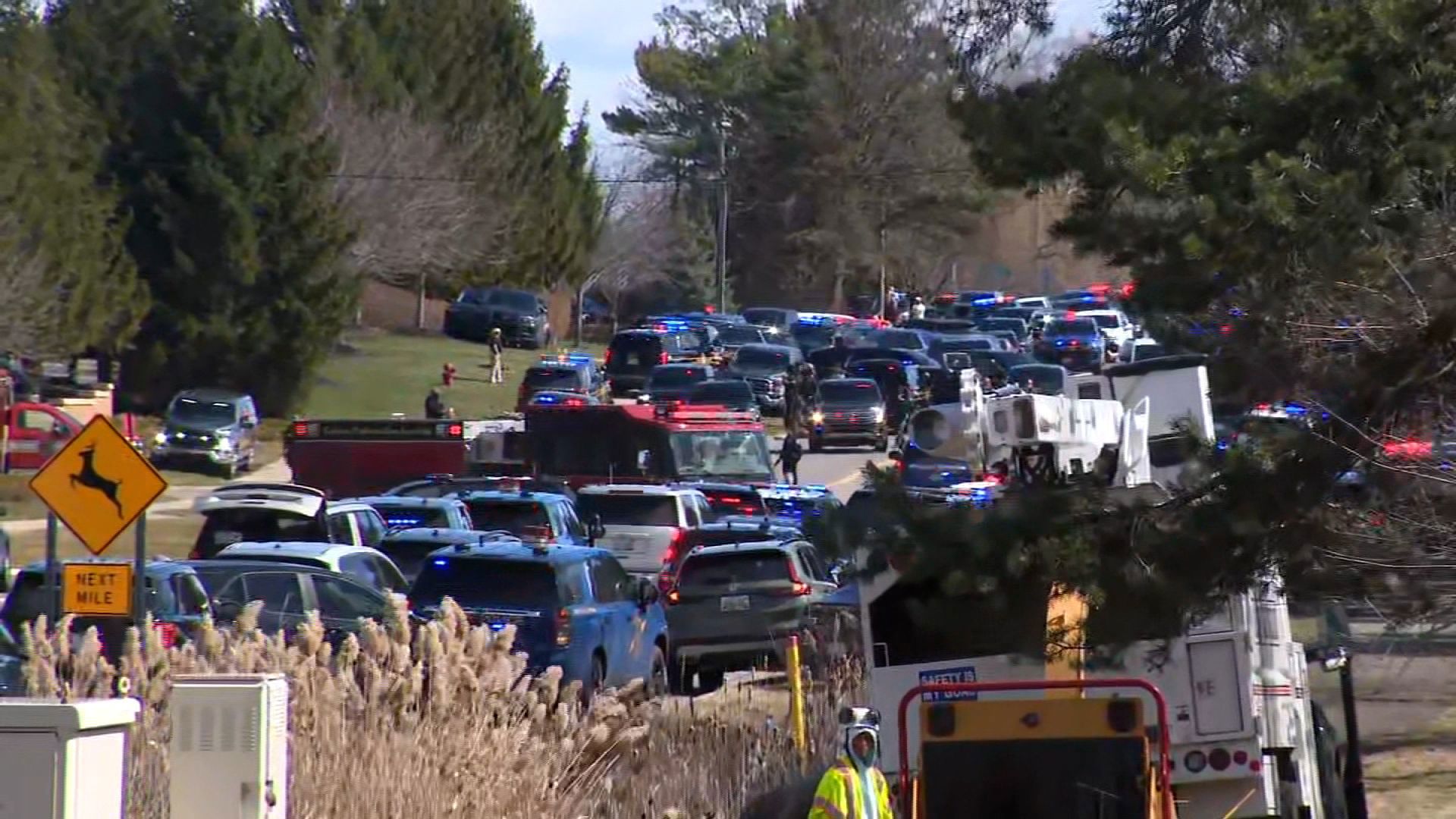 Police respond to report of active shooter at US synagogue 