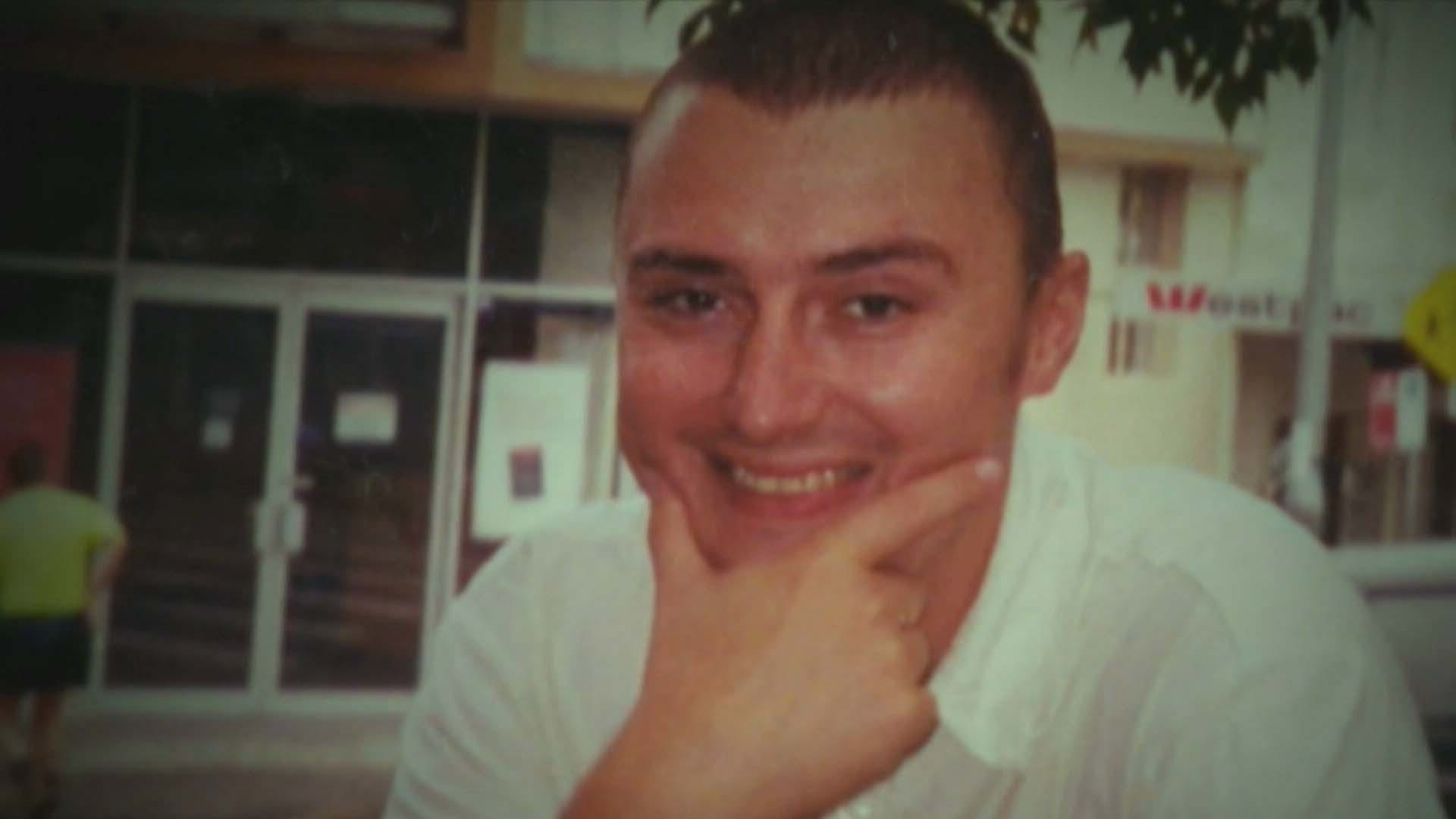 The South Australian detective who collared outback killer Bradley Murdoch has spoken for the first time, exclusively to Nine News.He told how he linked a mystery man in the Riverlands to the monster who killed Peter Falconio and shares his theory on what Murdoch did with the backpackers body.