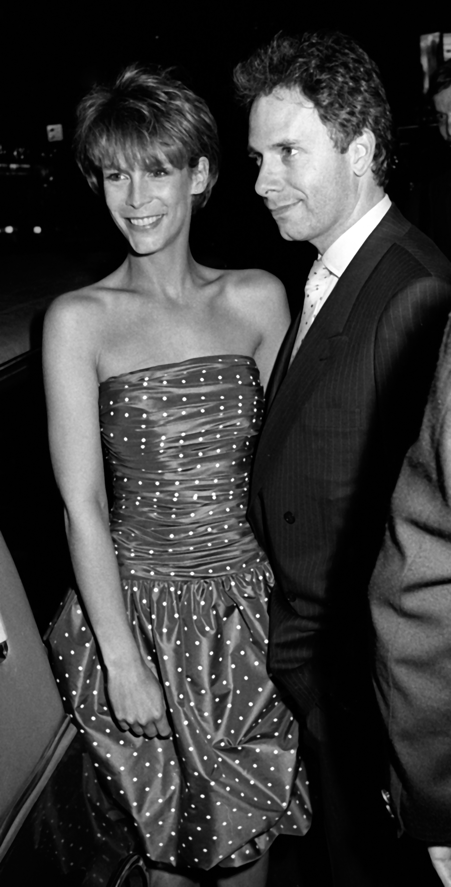 NEW YORK CITY - MAY 29: Jamie Lee Curtis and Christopher Guest attend "Perfect" Premiere on May 29, 1985 at the Coronet Theater in New York City. (Photo by Ron Galella/Ron Galella Collection via Getty Images)