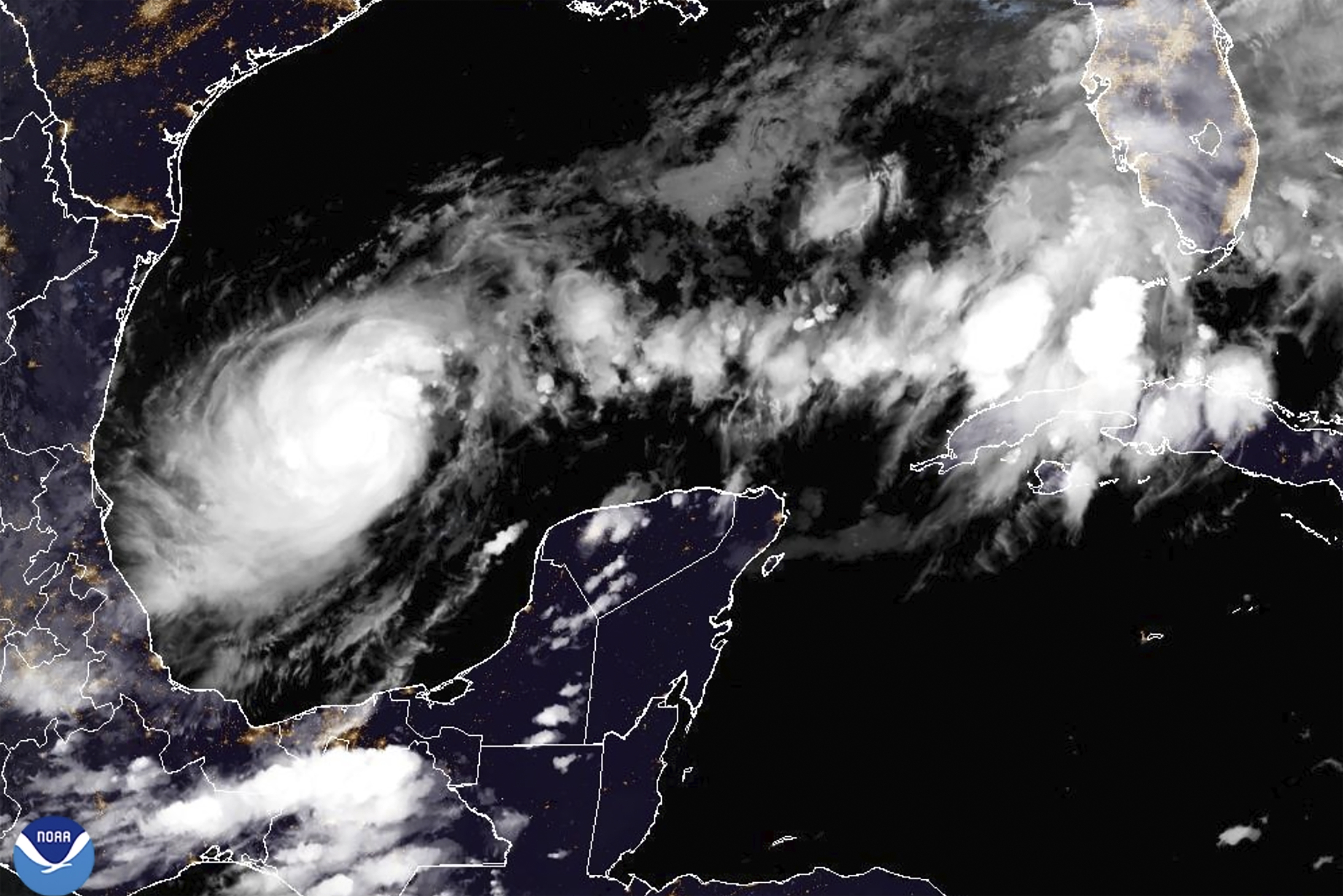 Segundo gran huracán en días azota la costa de EE.UU.