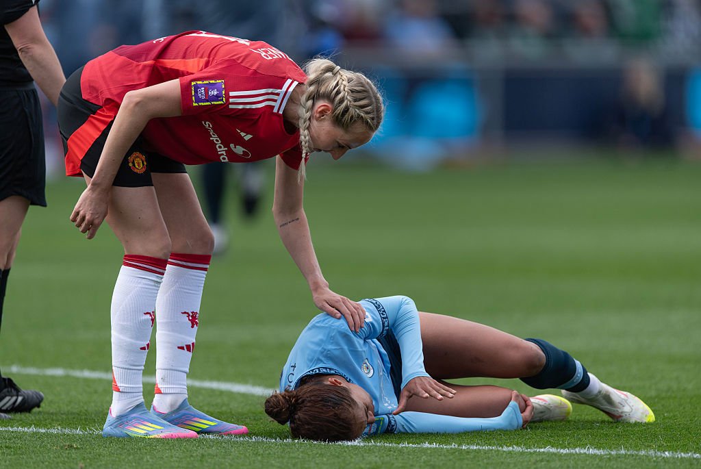 Mary Fowler of Manchester City is injured.
