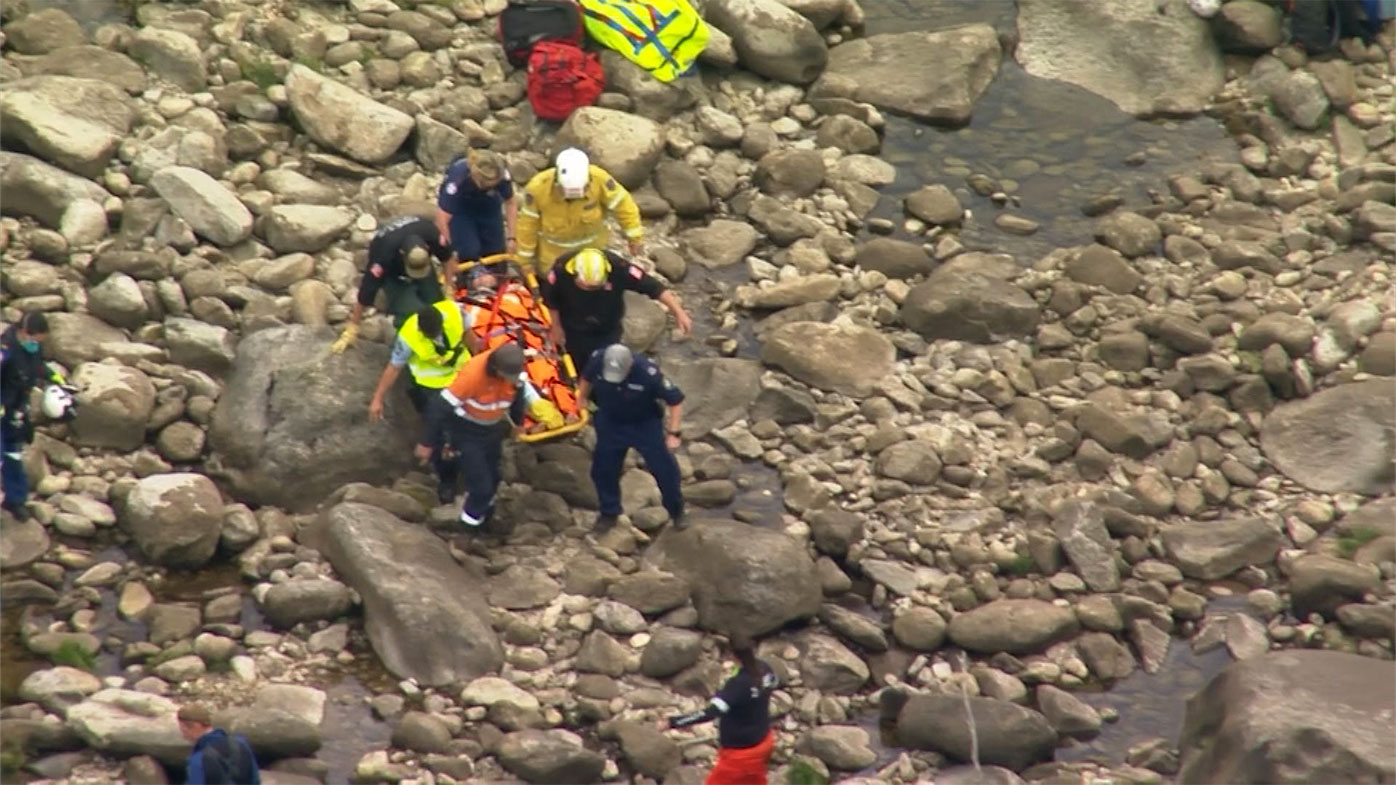 helicopter crash nsw snowy mountains 