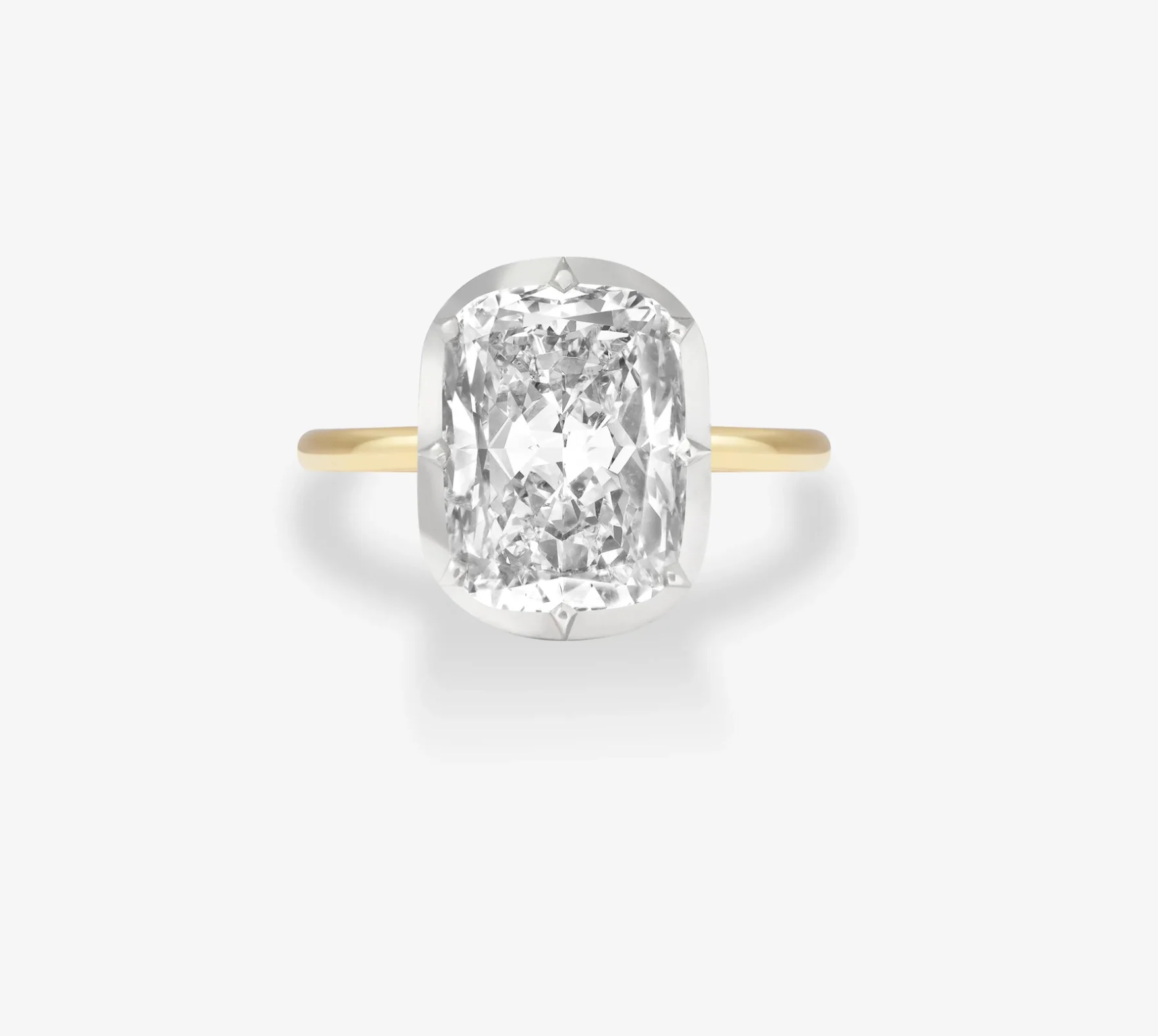 Jessica McCormack ring, this engagement ring is very simialr to Zoe Kravtiz 