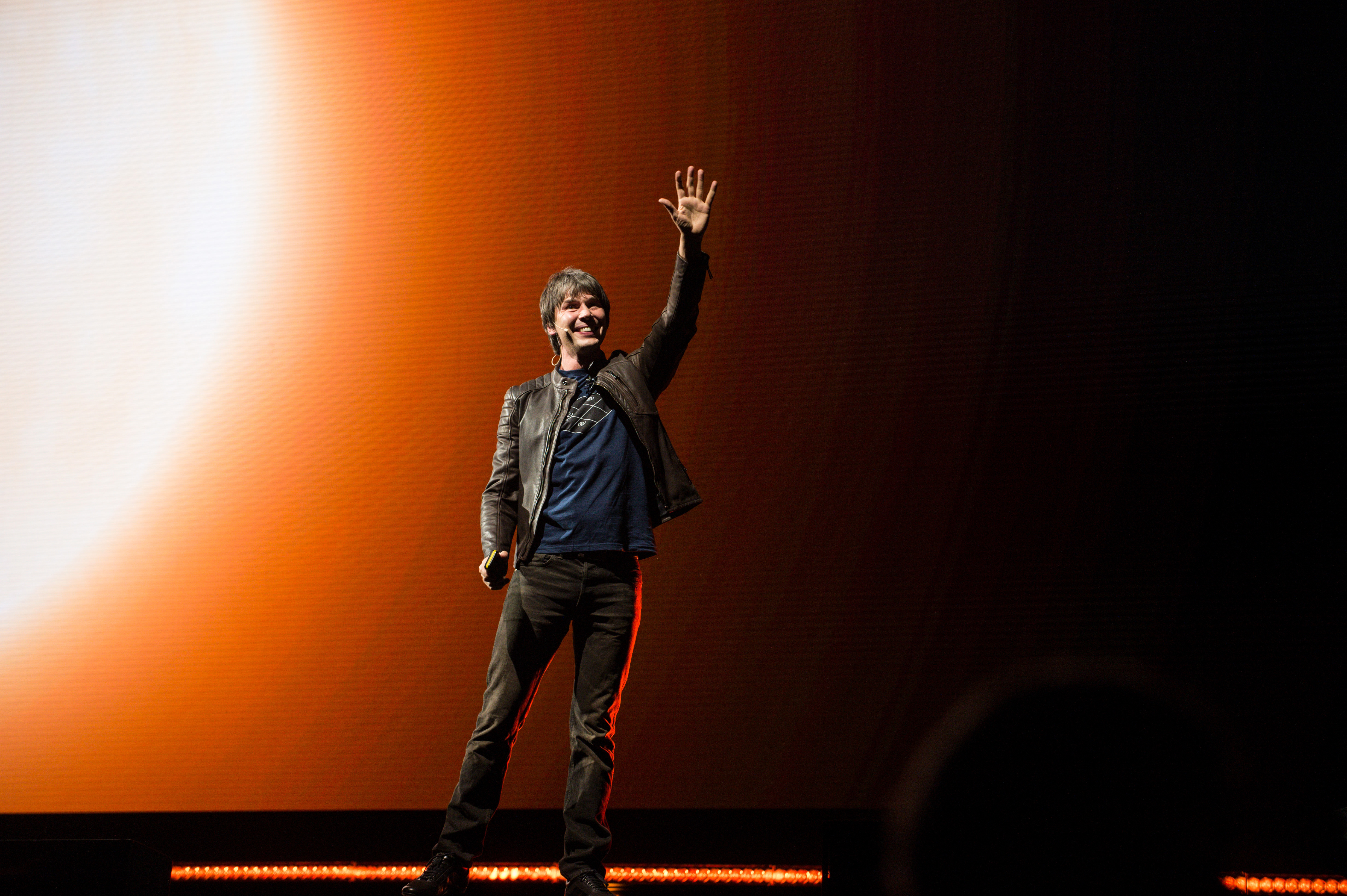 Cox and the Sydney Symphony Orchestra will join forces at the Sydney Opera House for four shows.
