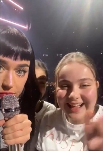 Katy Perry record message for fan on stage