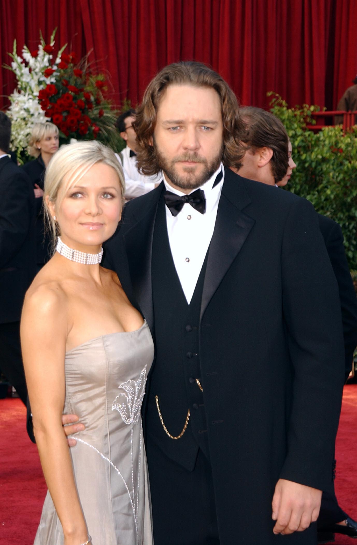 Russell Crowe and Danielle Spencer during The 74th Annual Academy Awards in 2002.