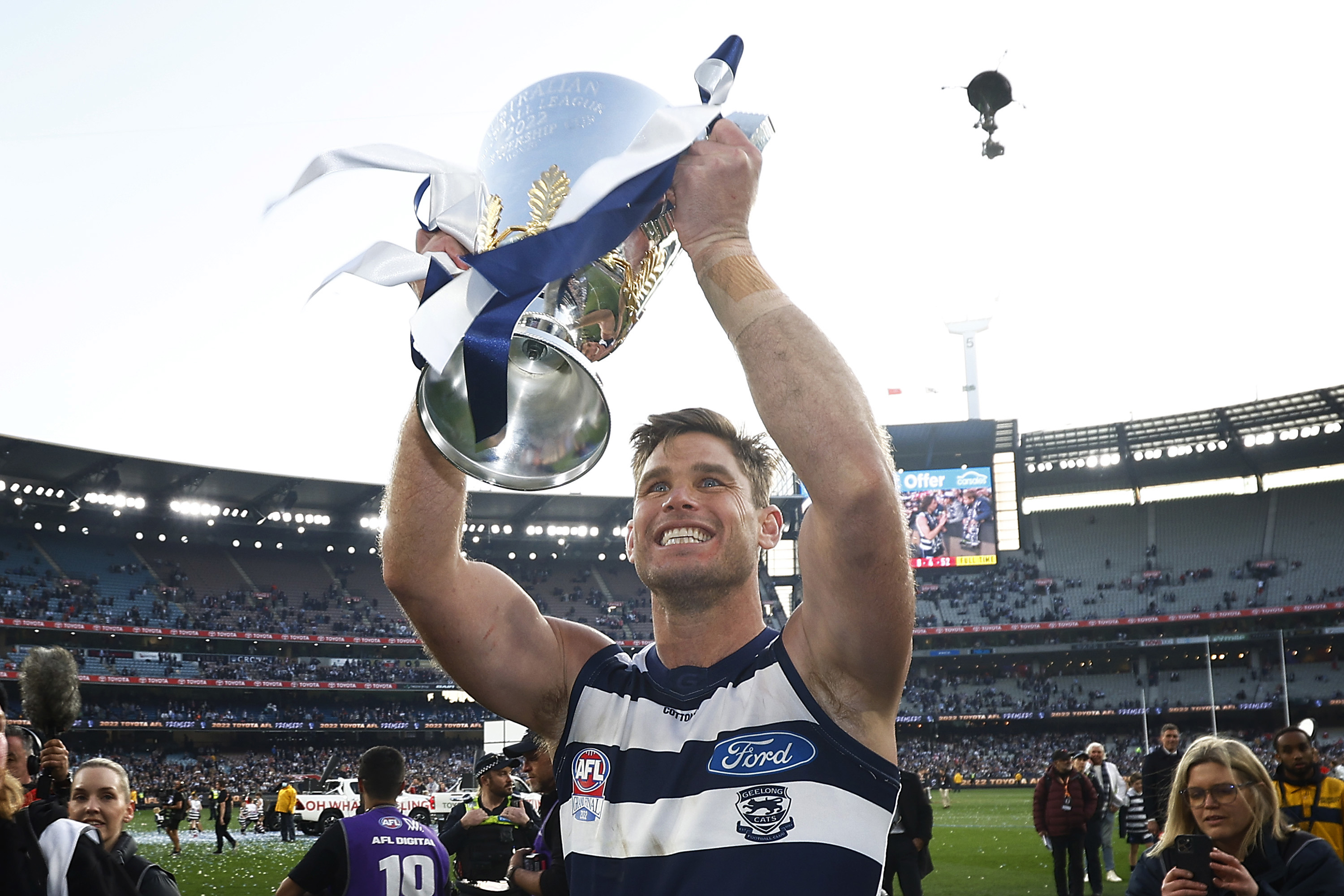 Hawkins breaks Selwood' games record.