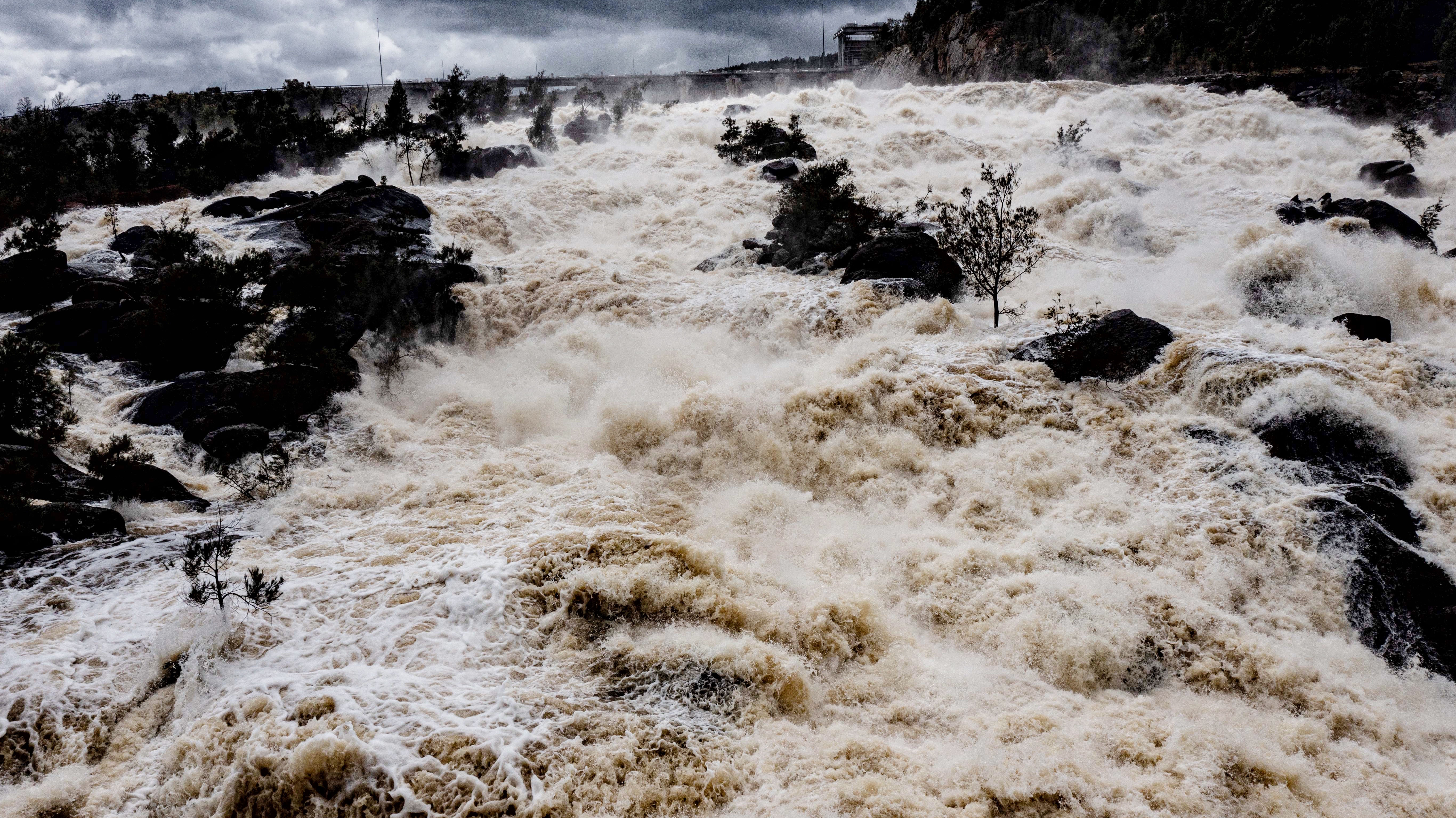 Wyangala Dam has been releasing up too 85,000 megaliters of water a day over the past few days . 