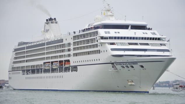 Colombian officials prevented the Seven Seas Mariner from letting anyone disembark in Cartagena. 