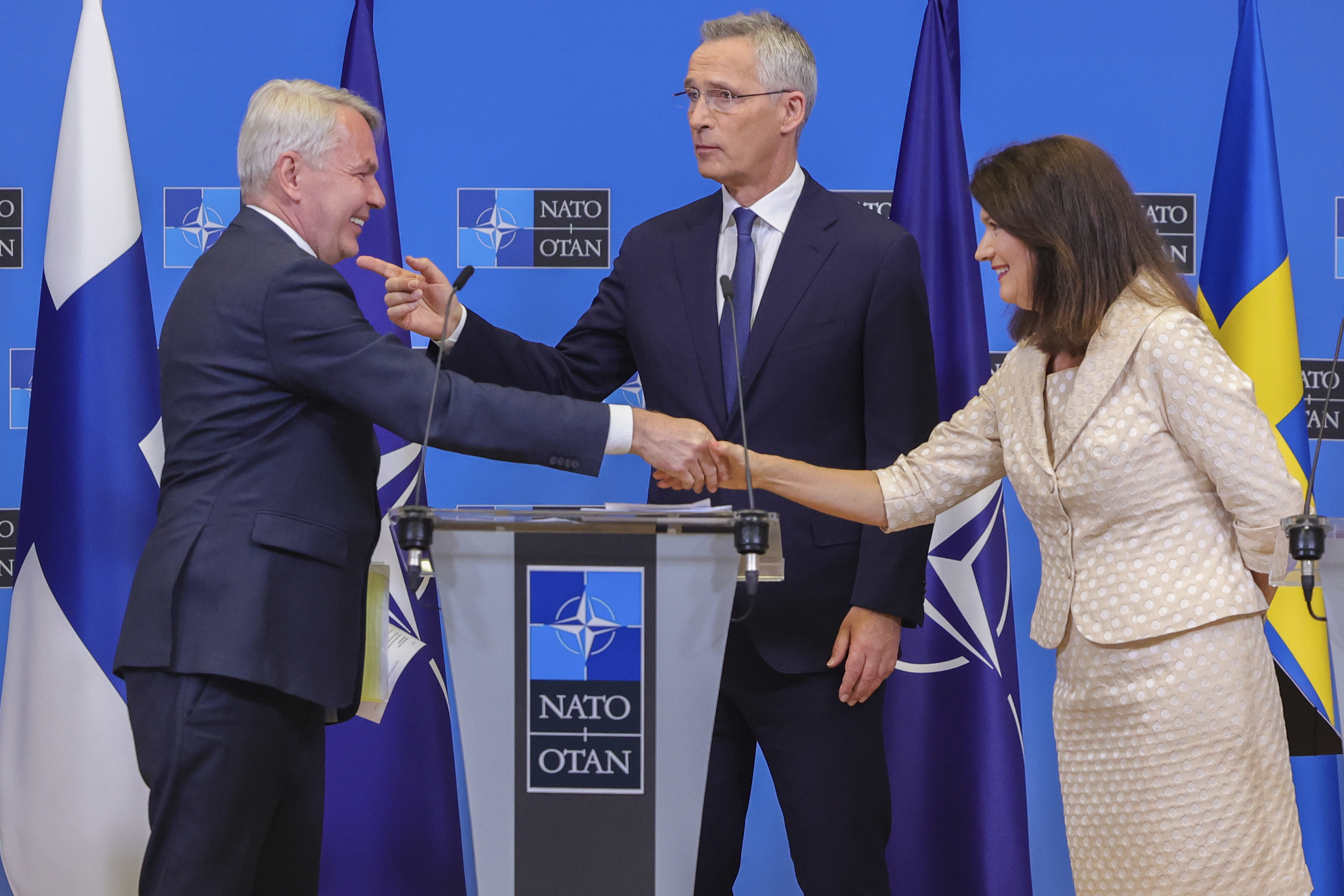 Posible tropiezo tardío en las ofertas de Suecia y Finlandia para unirse a la OTAN