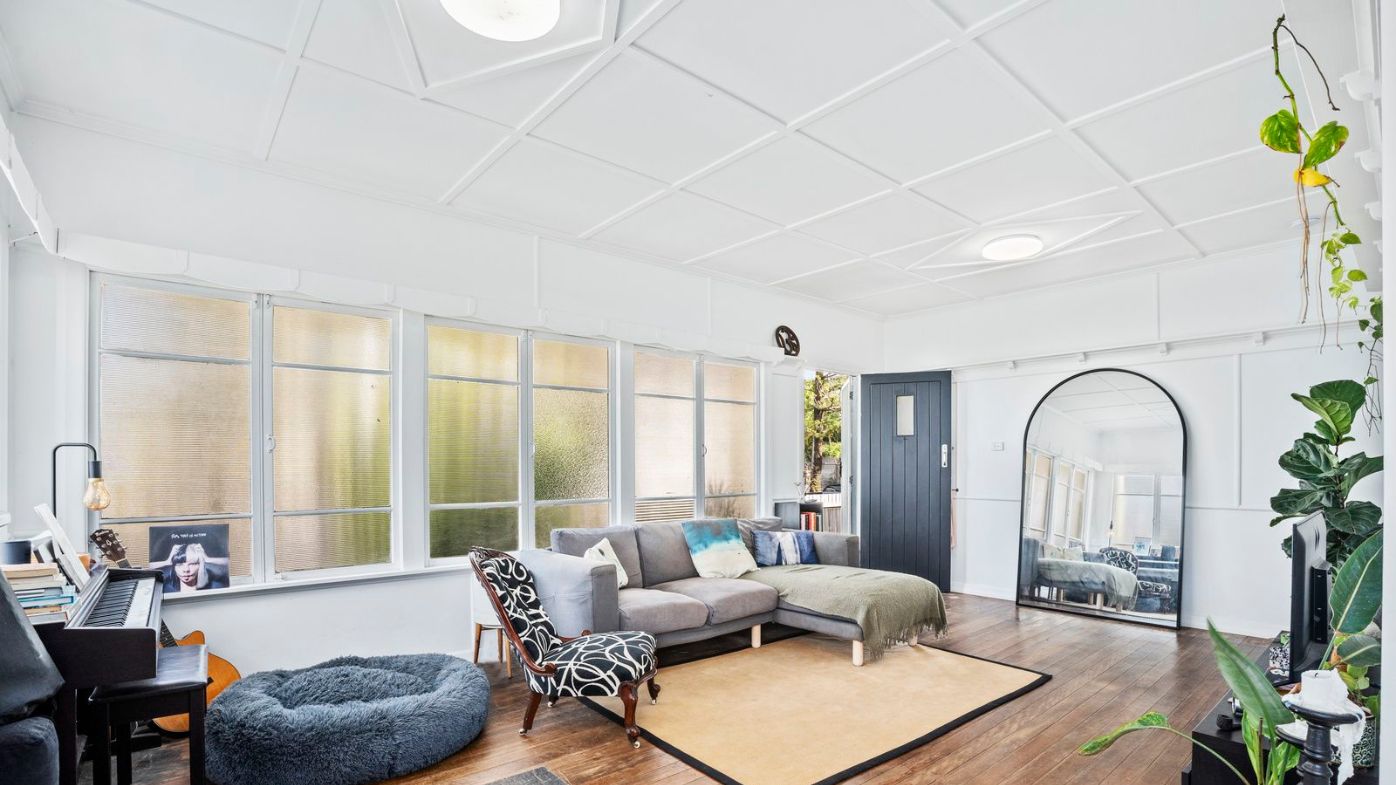 24 Pine Avenue, Surfers Paradise, Queensland Domain house auction