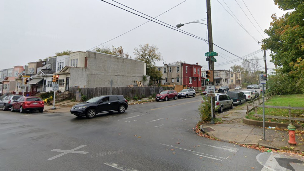 Ocho personas recibieron disparos en un vecindario del suroeste de Filadelfia, dijo la policía el lunes por la noche.