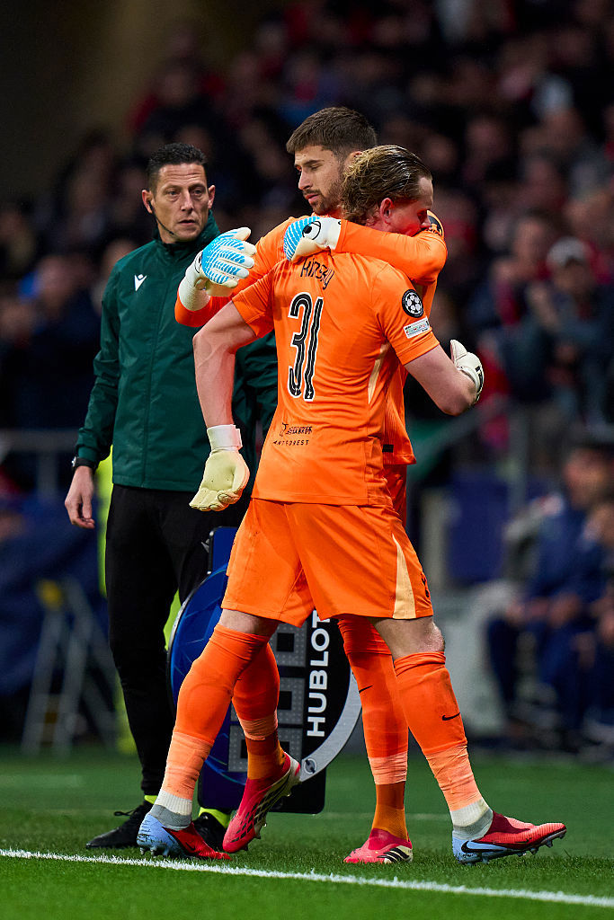 Guglielmo Vicario consoles Antonin Kinsky.