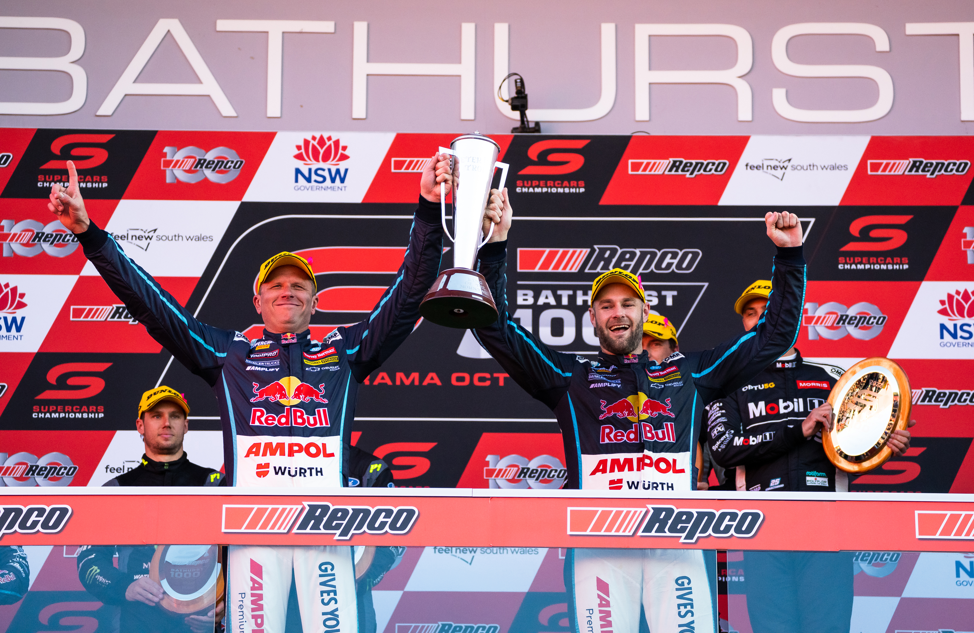 Garth Tander (left) and Shane van Gisbergen won the 2022 Bathurst 1000 for Triple Eight Race Engineering.