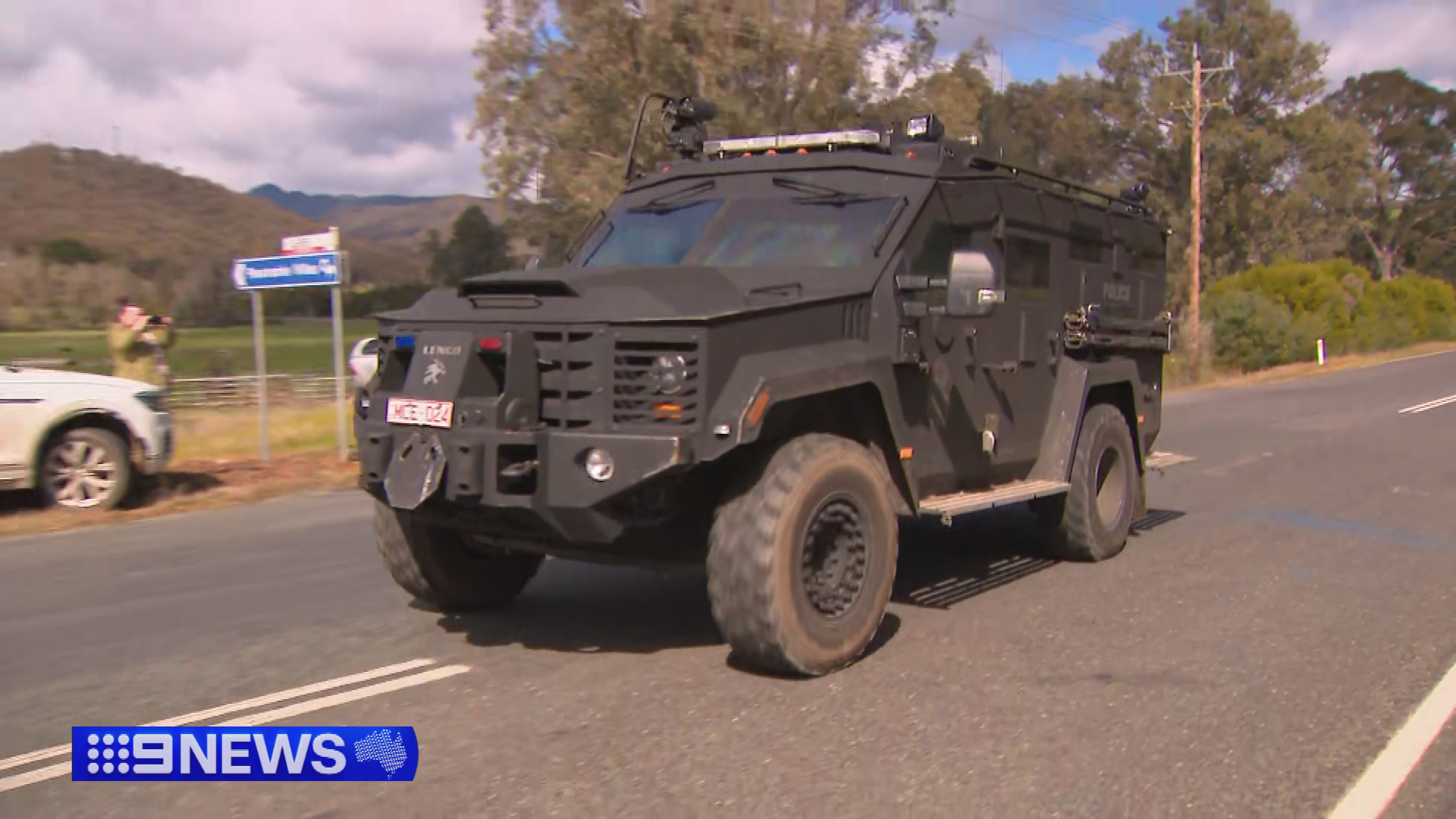 Tactical officers today widened their search for the alleged gunman, closing in on a property in the neighbouring town of Myrtleford.