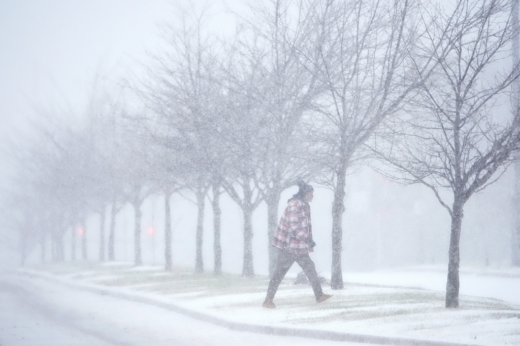 Advertencia de 'la mayor nevada en al menos una década' mientras la tormenta invernal azota EE. UU.