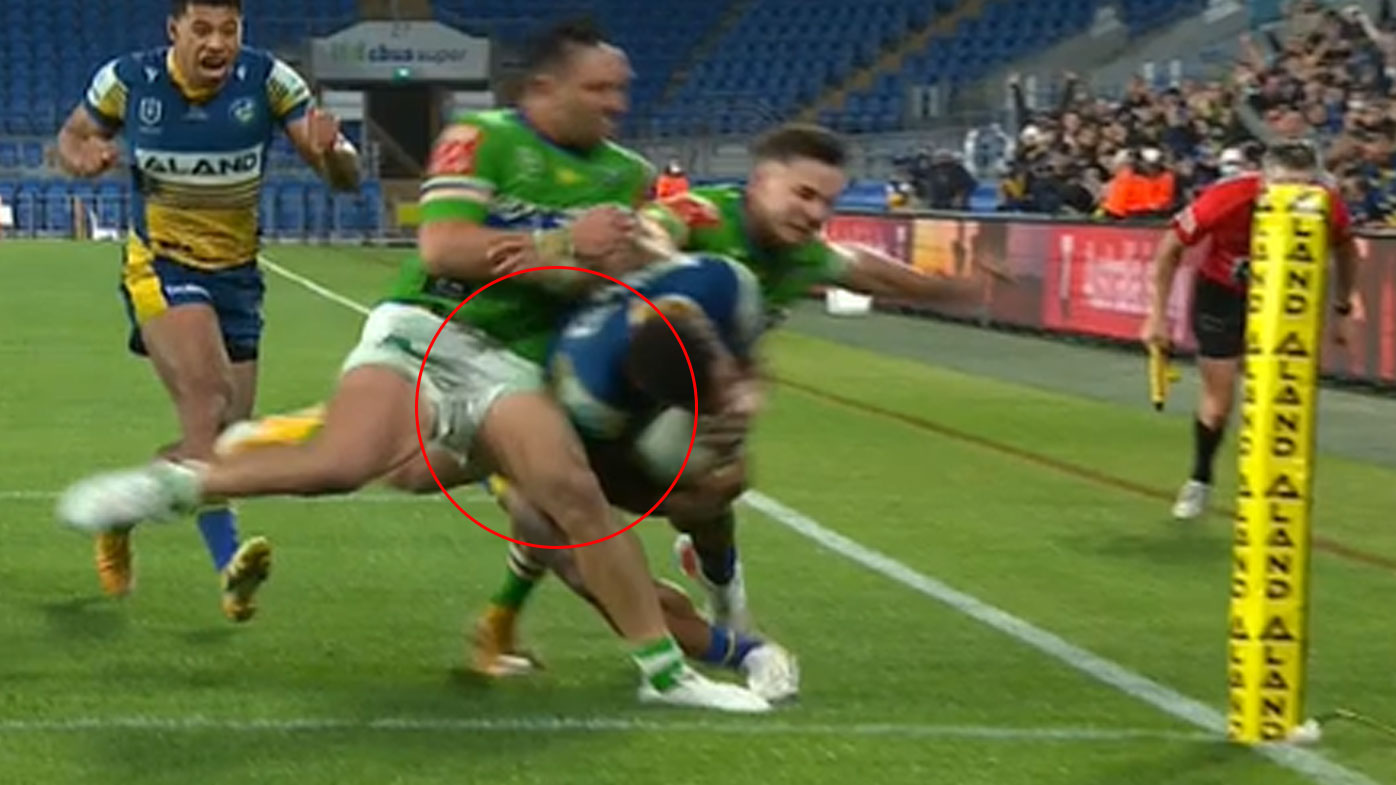 Jordan Rapana try saver on Maika Sivo